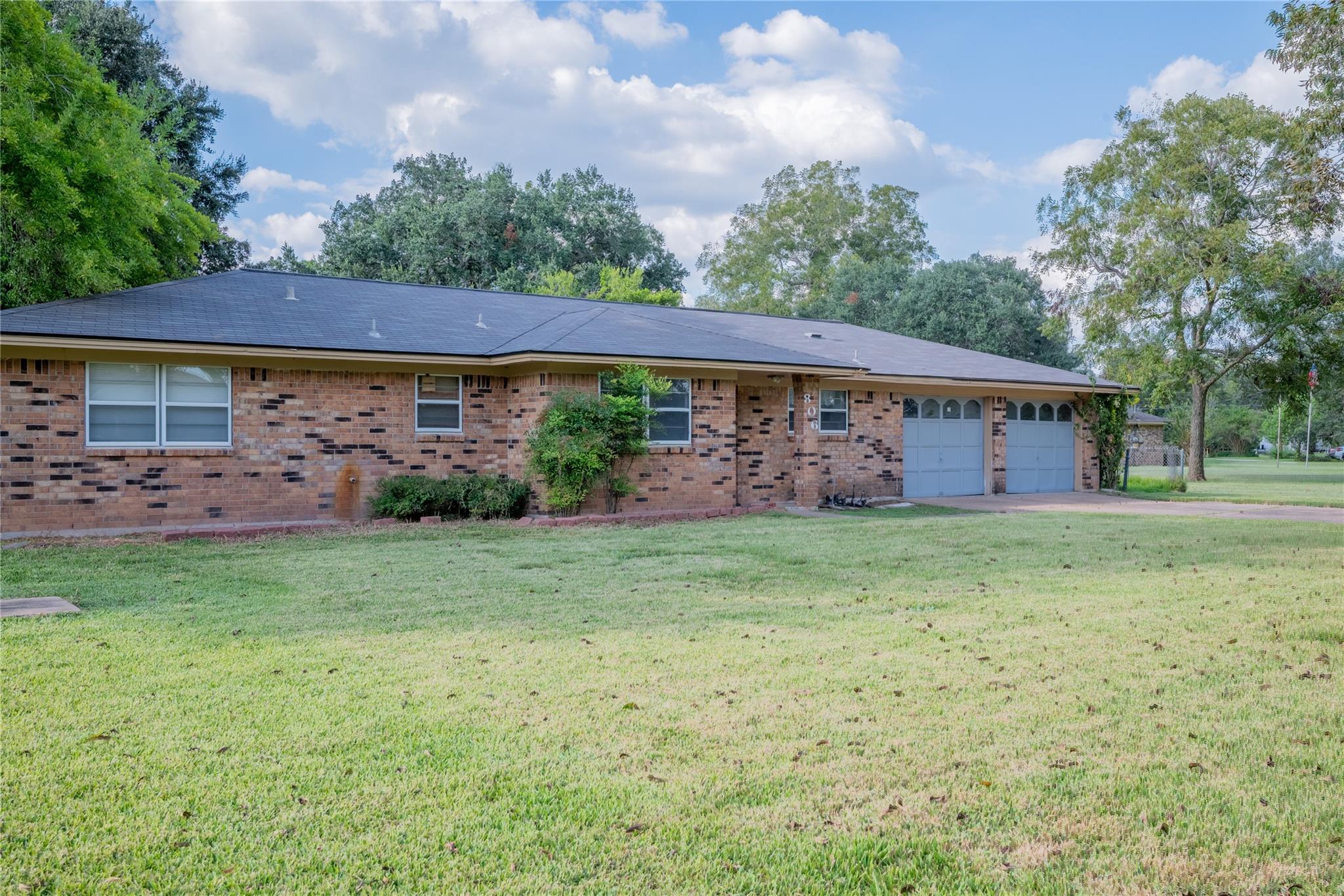 806 County Road 123, Wharton Tx 77488 Property Photo 5