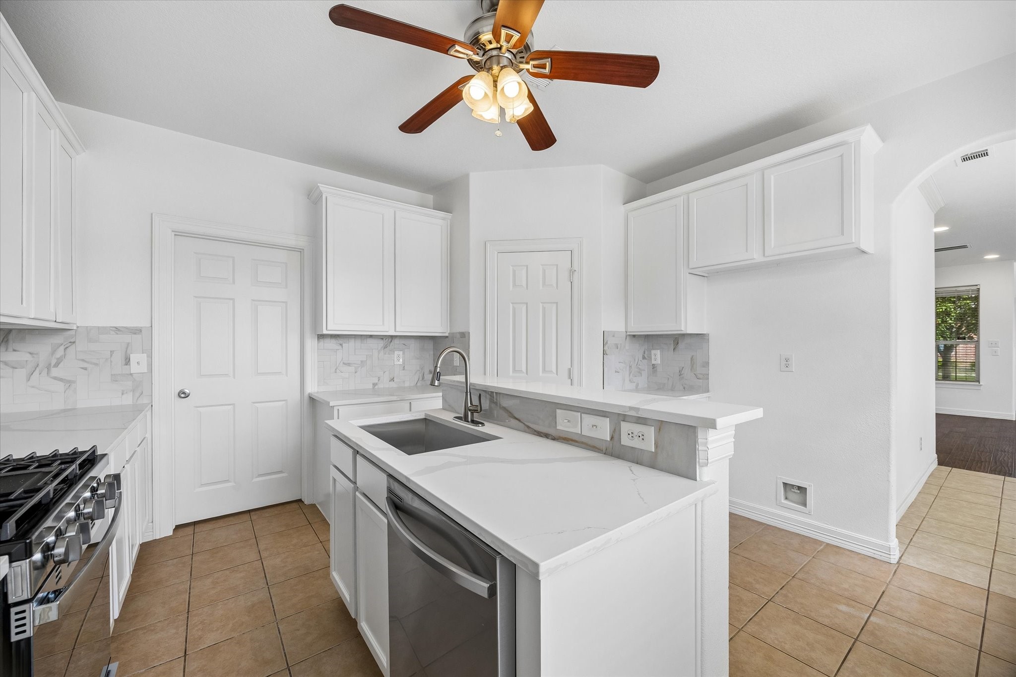 16311 N Eldridge Parkway Property Photo 8