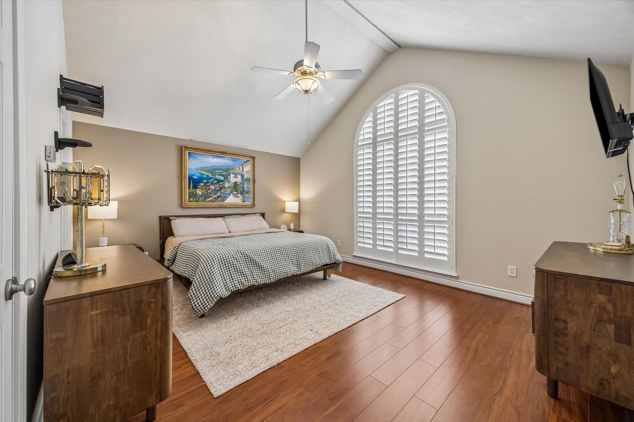 1634 W 13th Street Property Photo 5