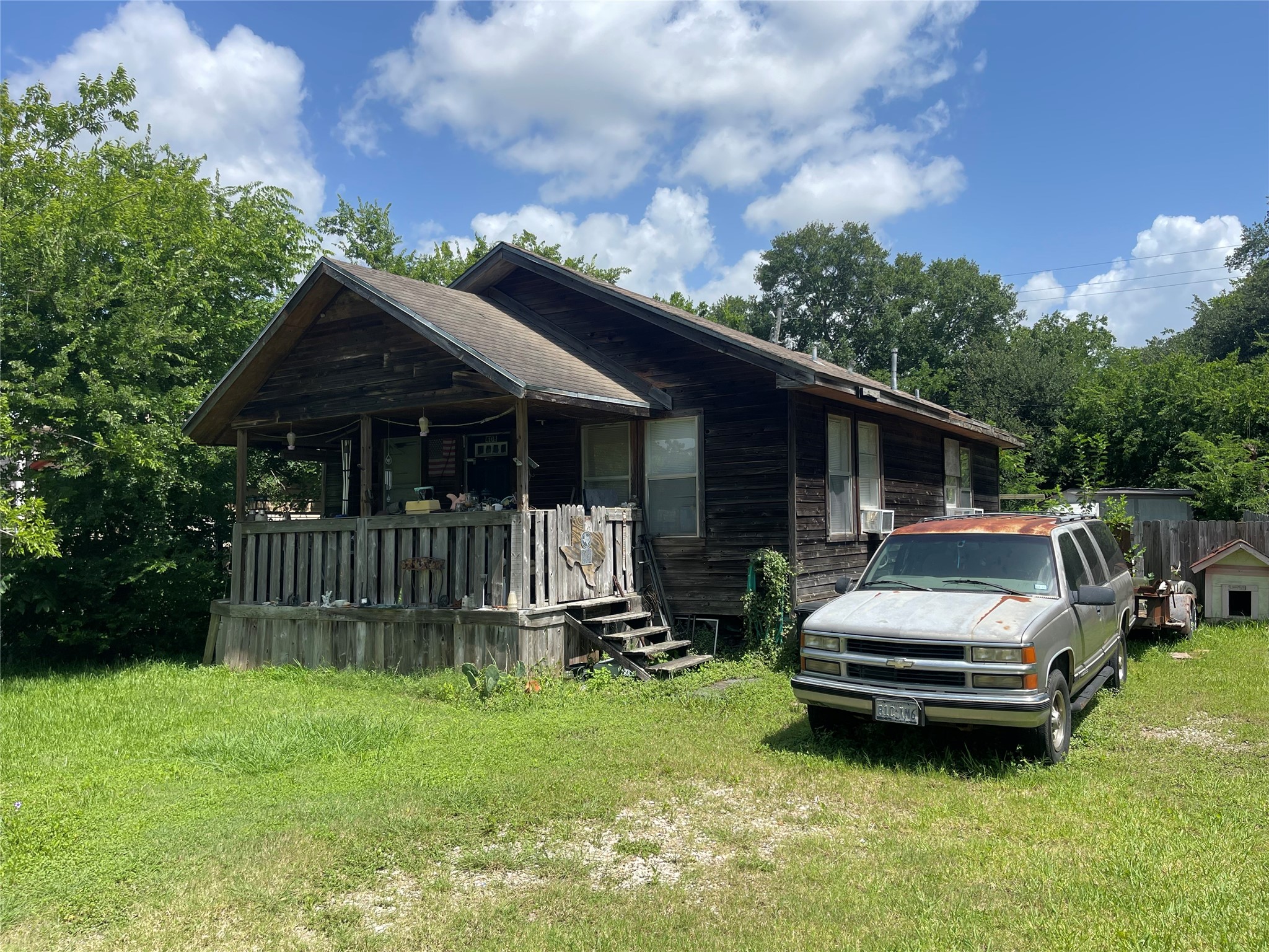 408 Bay Oaks Drive Property Photo 1