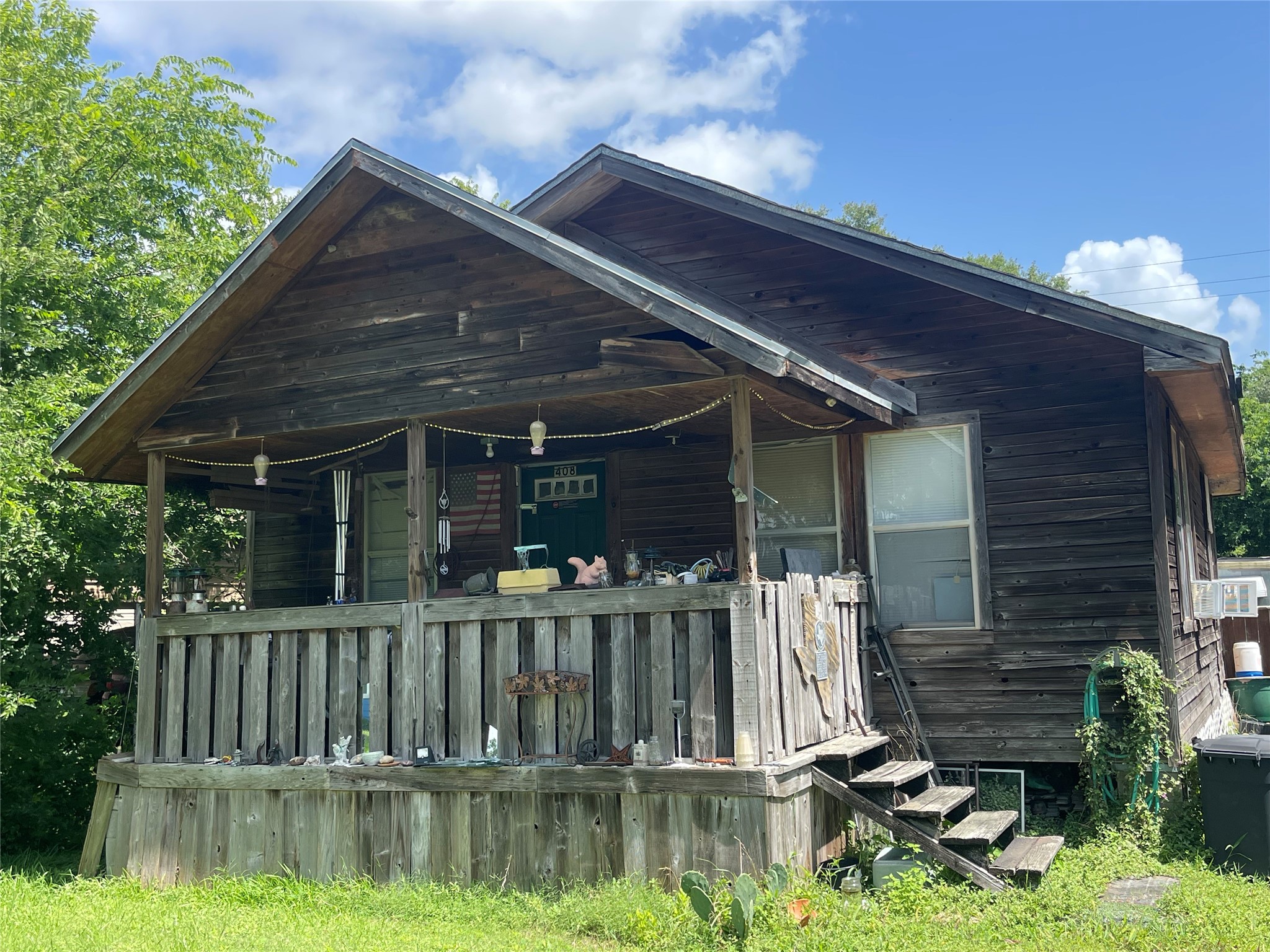 408 Bay Oaks Drive Property Photo 2