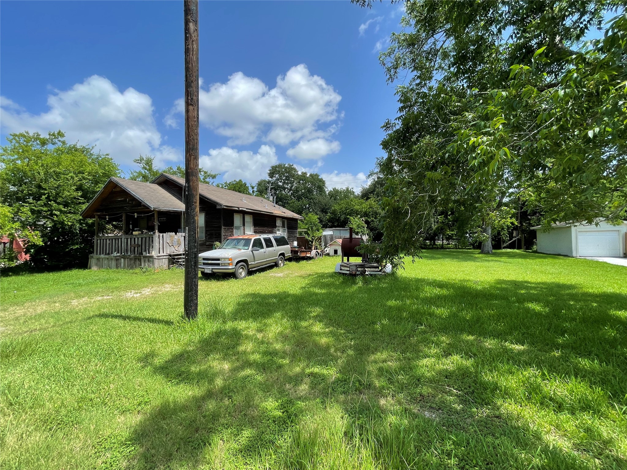 408 Bay Oaks Drive Property Photo 4