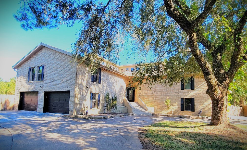 4017 Lovers Lane Property Photo 1