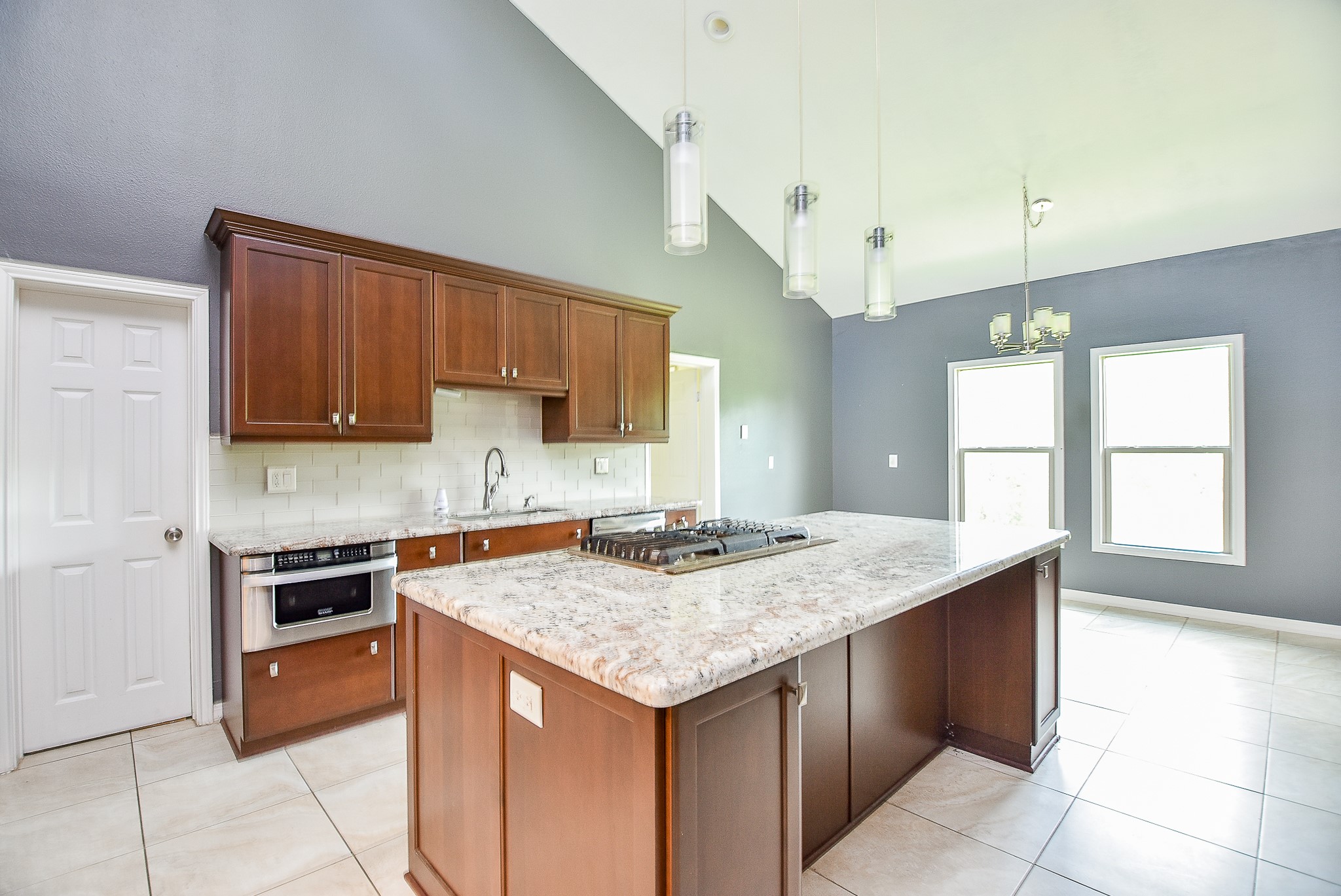 4017 Lovers Lane Property Photo 13