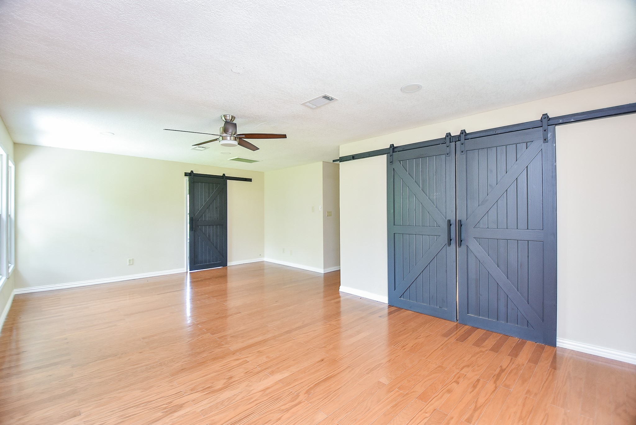 4017 Lovers Lane Property Photo 27