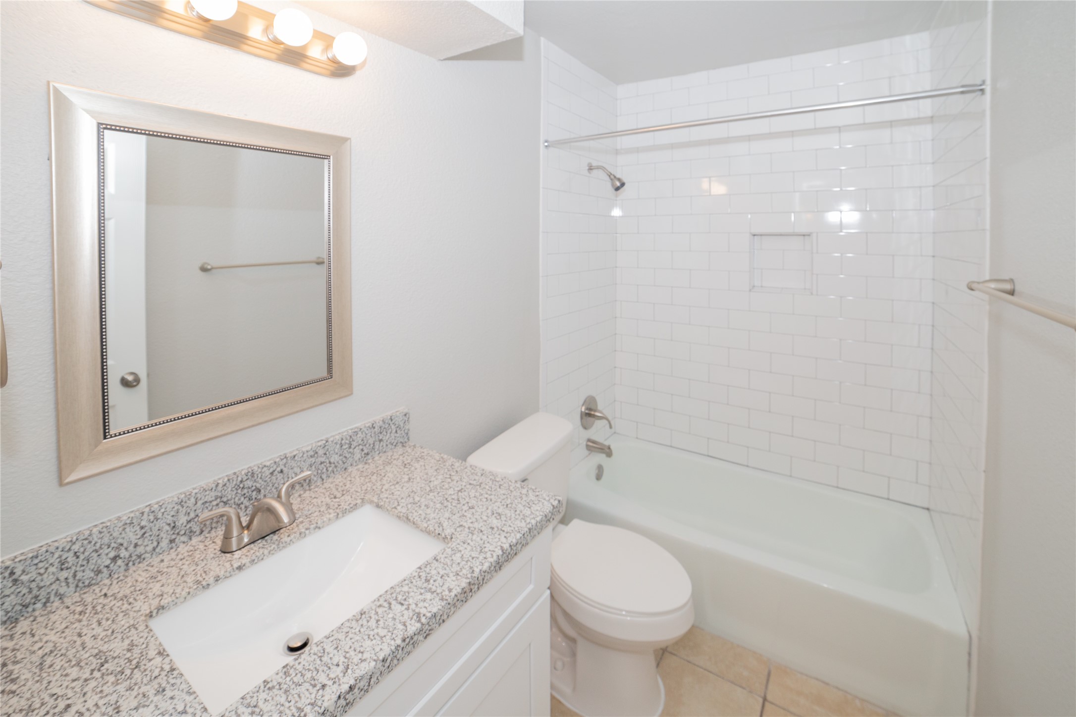 2010 E Travis Street 116 Property Photo 9