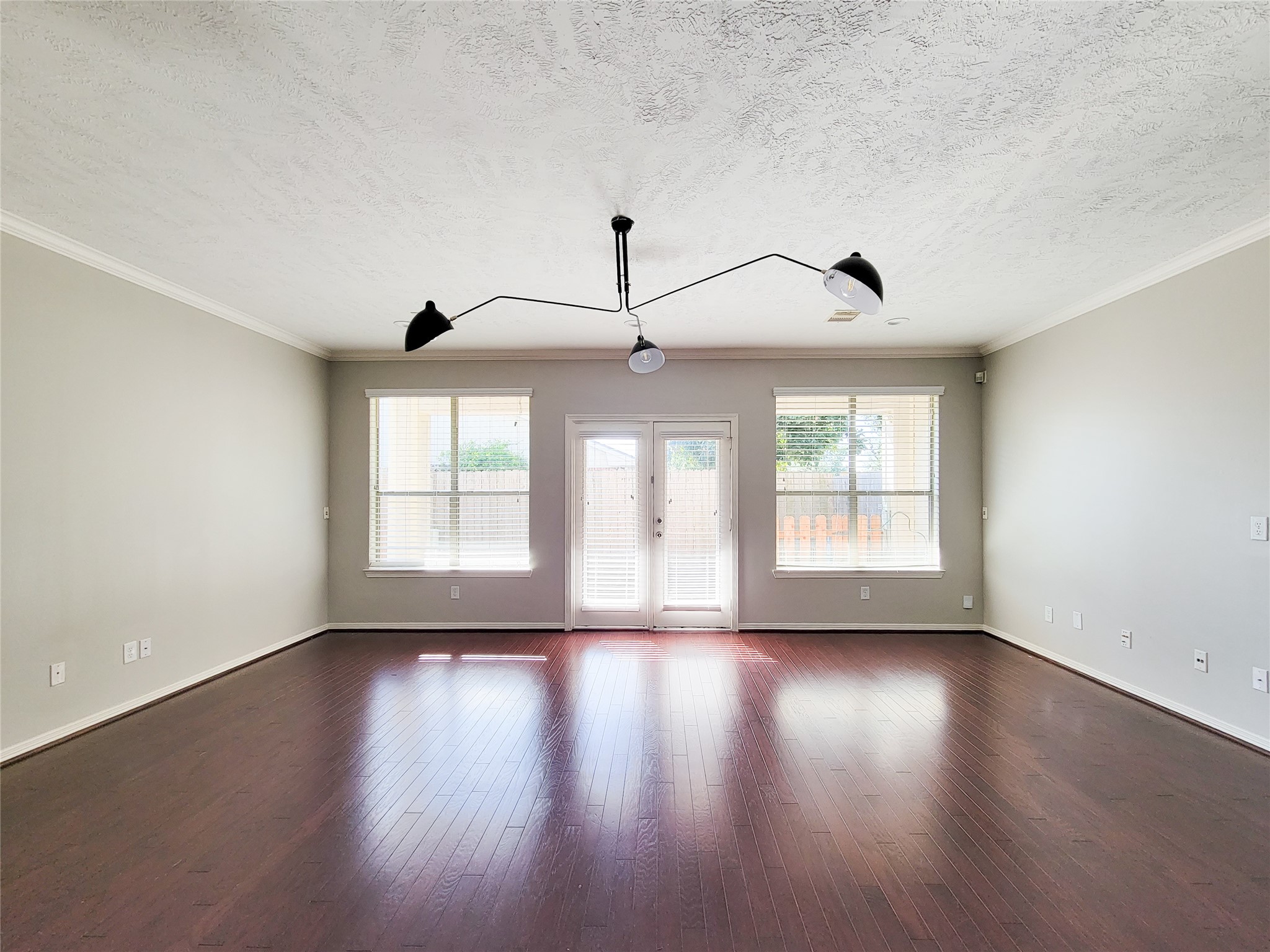1713 W T C Jester Property Photo 16