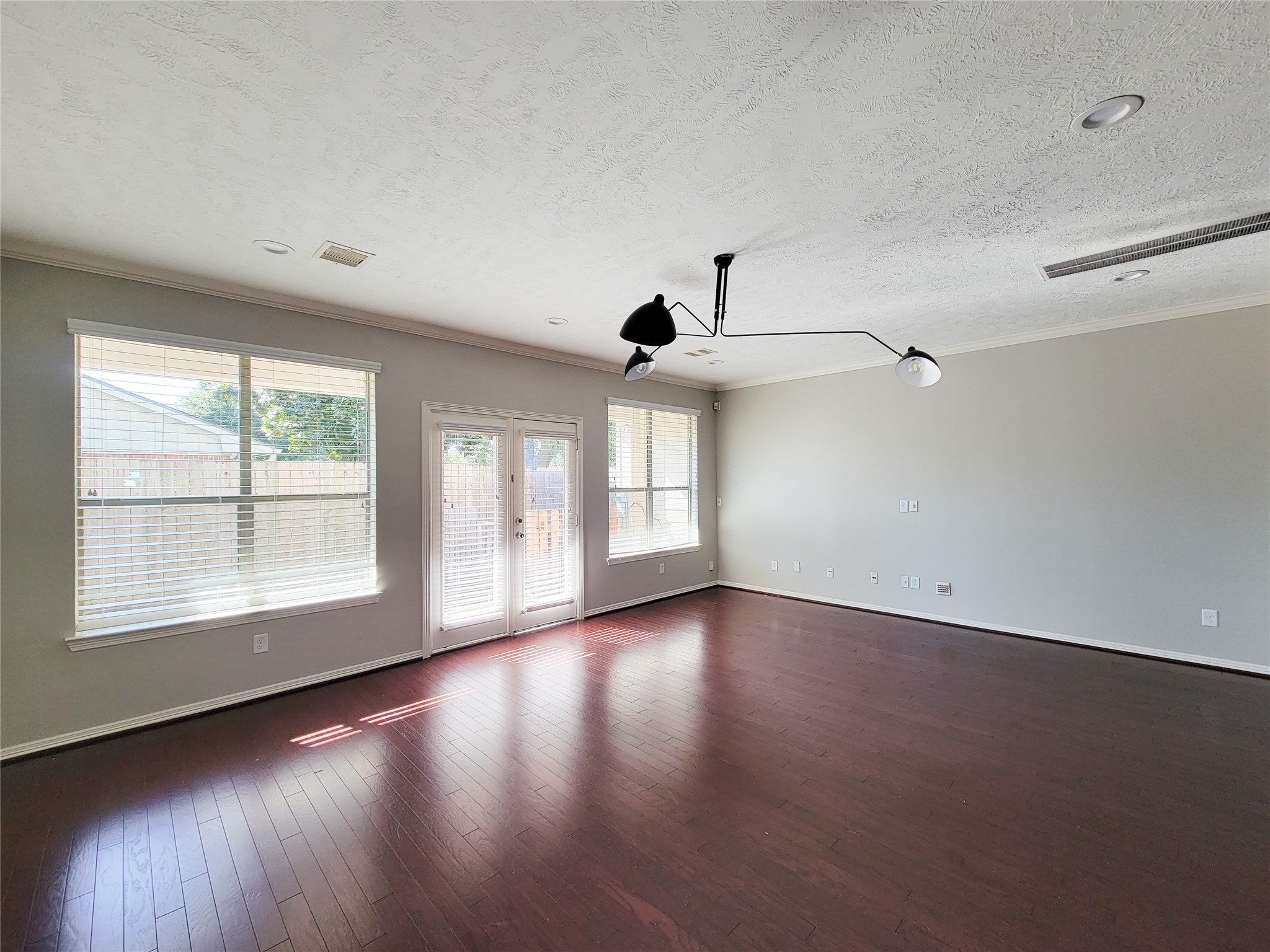 1713 W T C Jester Property Photo 20
