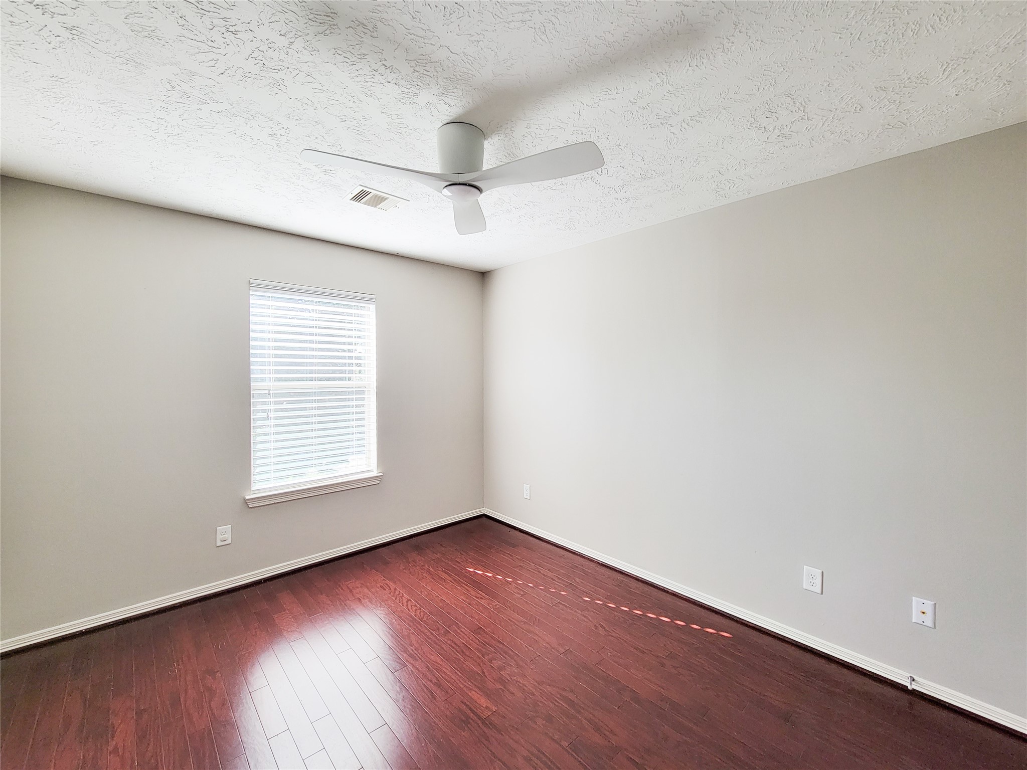 1713 W T C Jester Property Photo 28