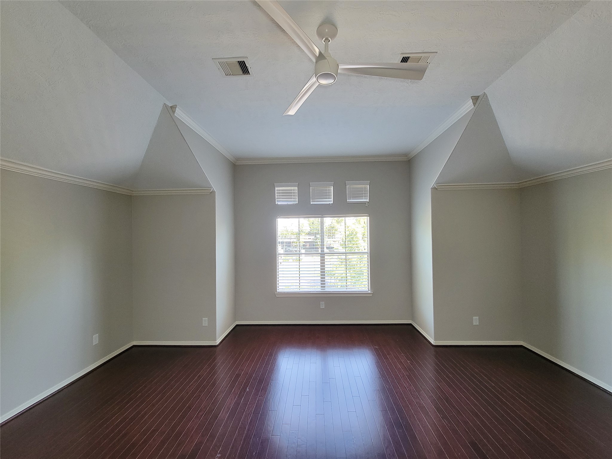 1713 W T C Jester Property Photo 35