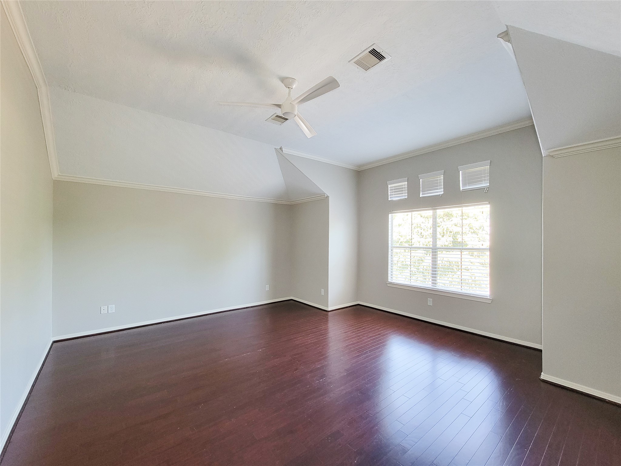 1713 W T C Jester Property Photo 36