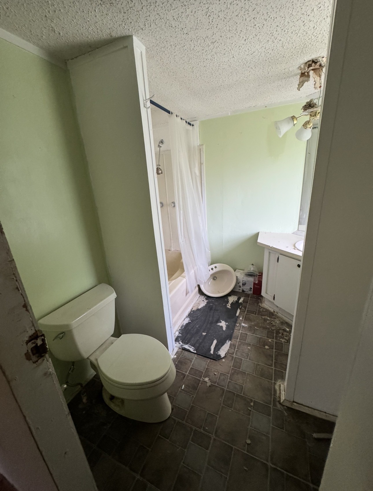 809 Campbell Road Property Photo 21