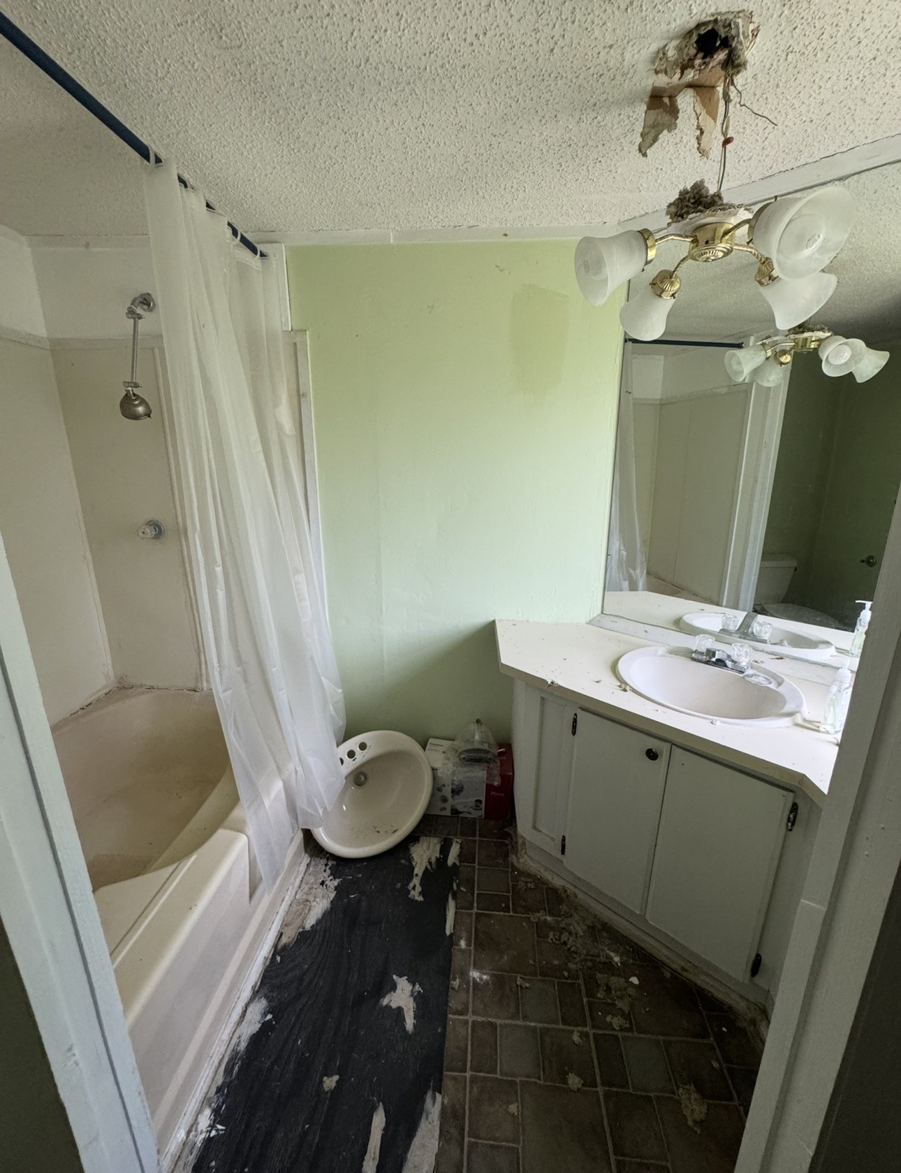 809 Campbell Road Property Photo 23