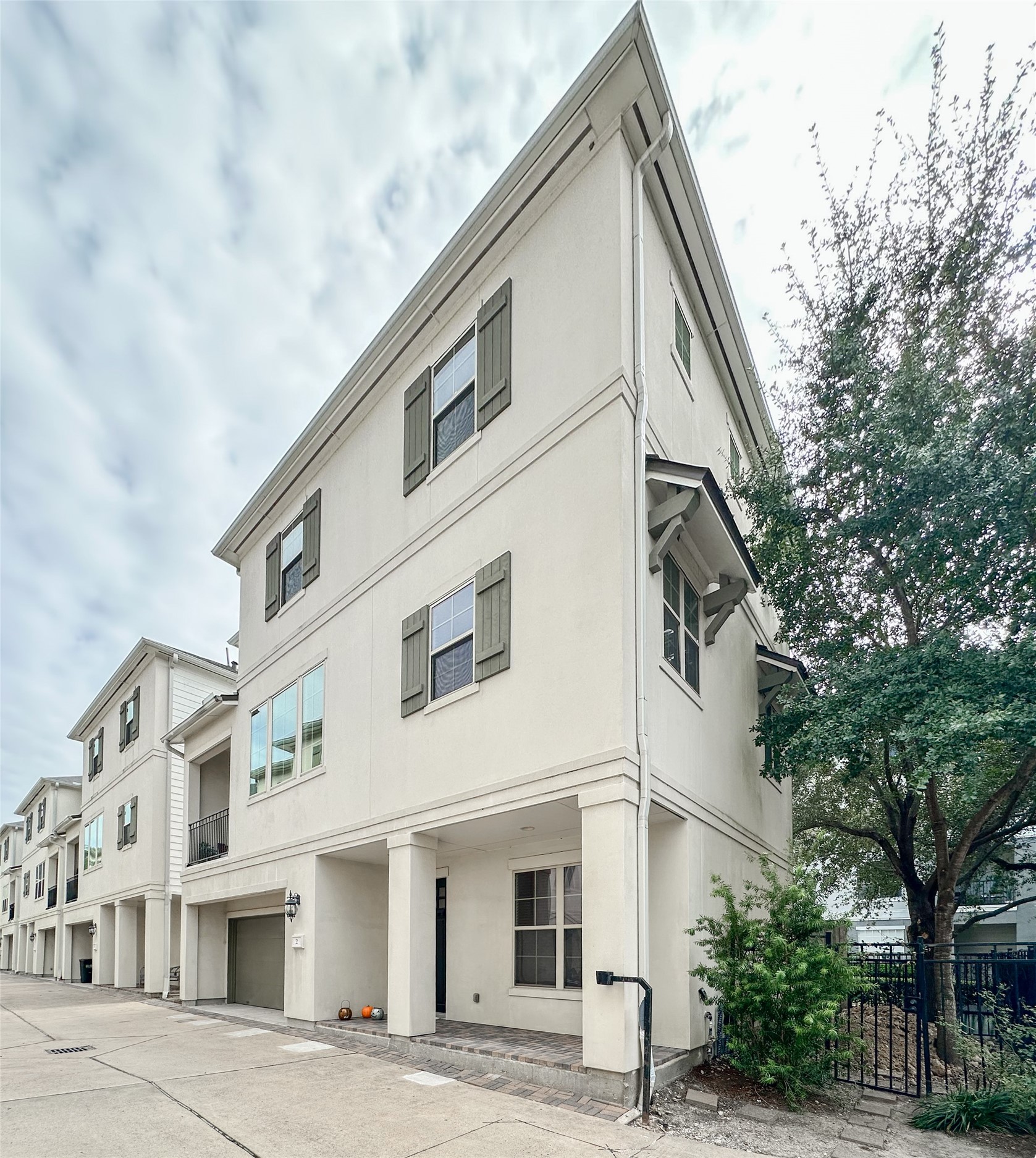 2 Hermann Park Court Property Photo 1