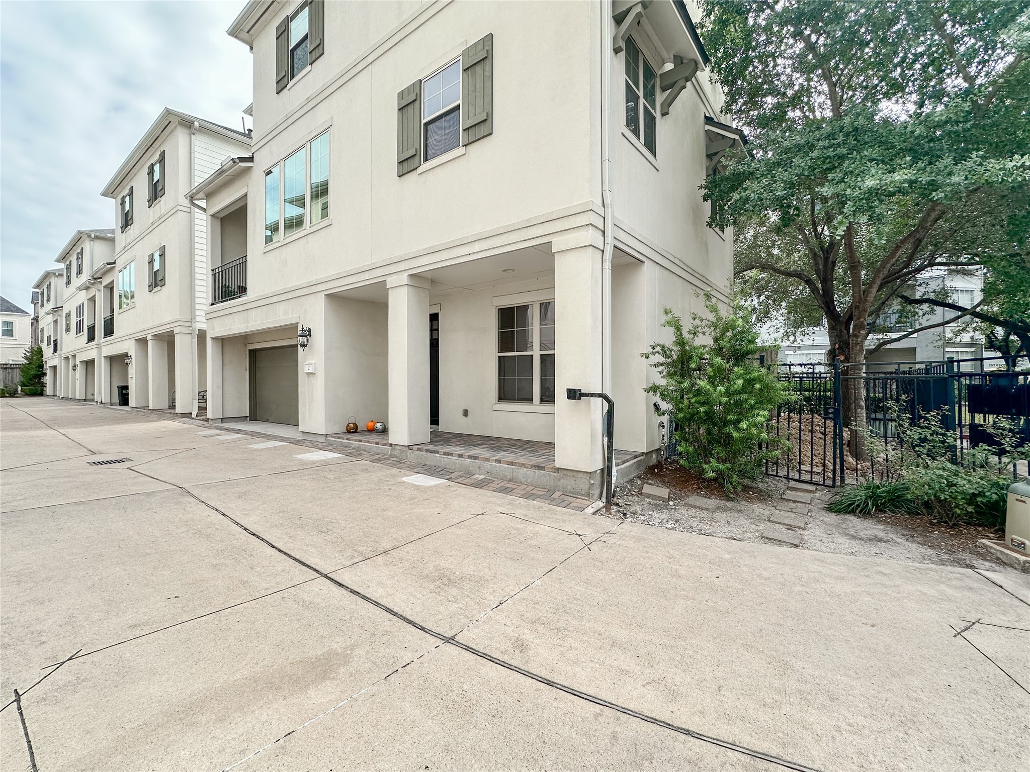 2 Hermann Park Court Property Photo 28