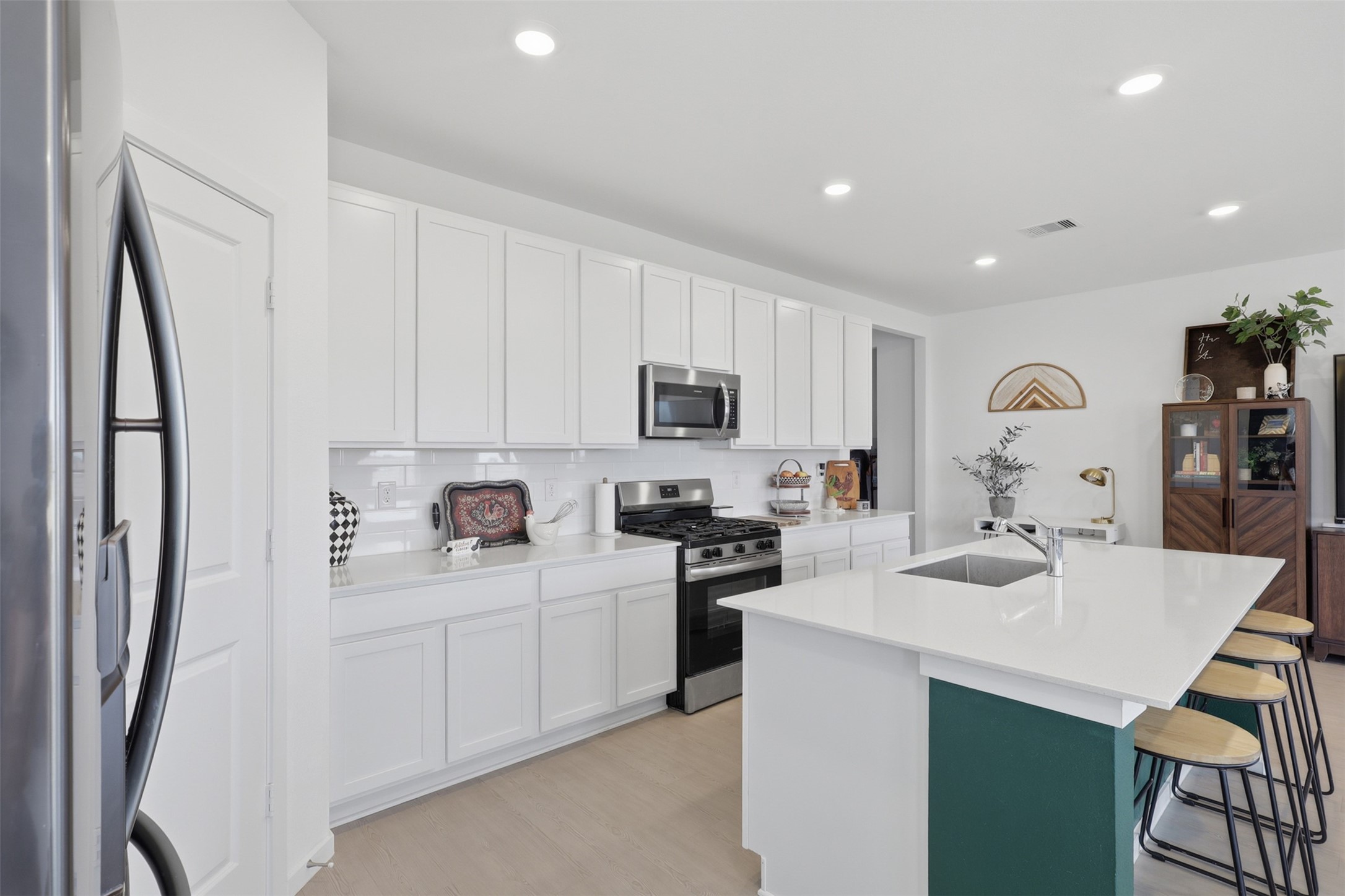 10603 Birds Nest Drive Property Photo 9