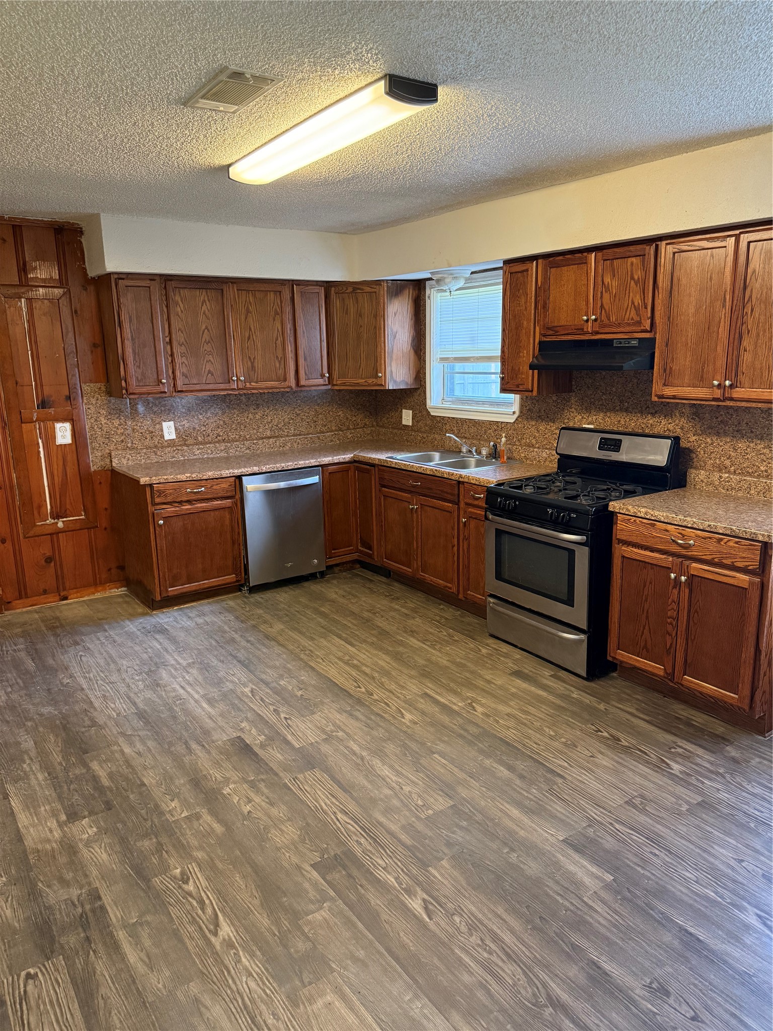 216 Schilling Street Property Photo 8