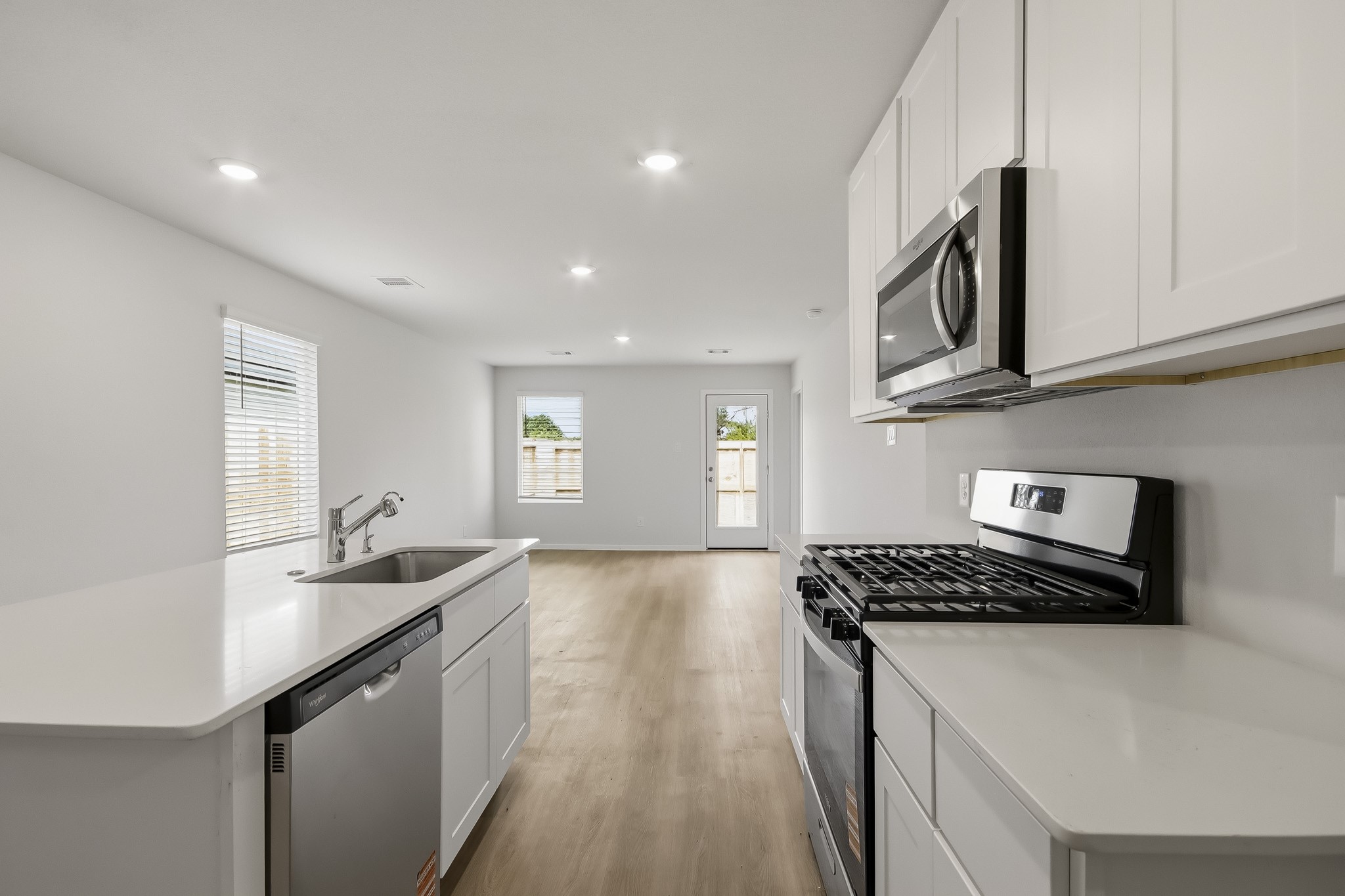 22922 Primrose Wind Property Photo 3