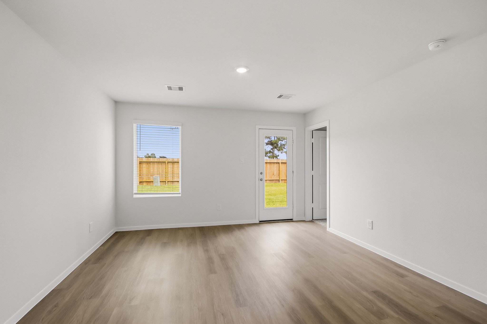 22922 Primrose Wind Property Photo 8