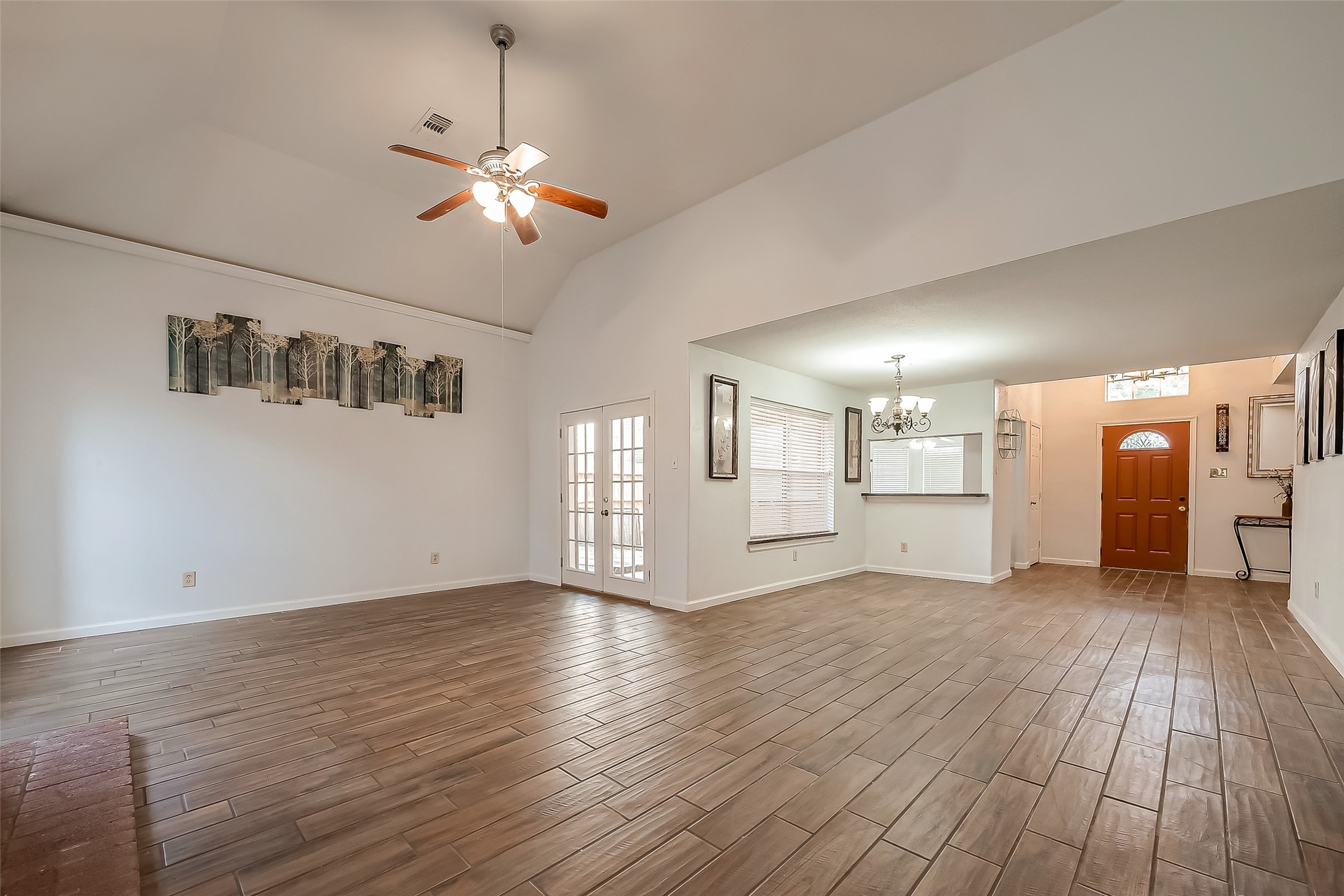 5110 Prairie Creek Drive Property Photo 4