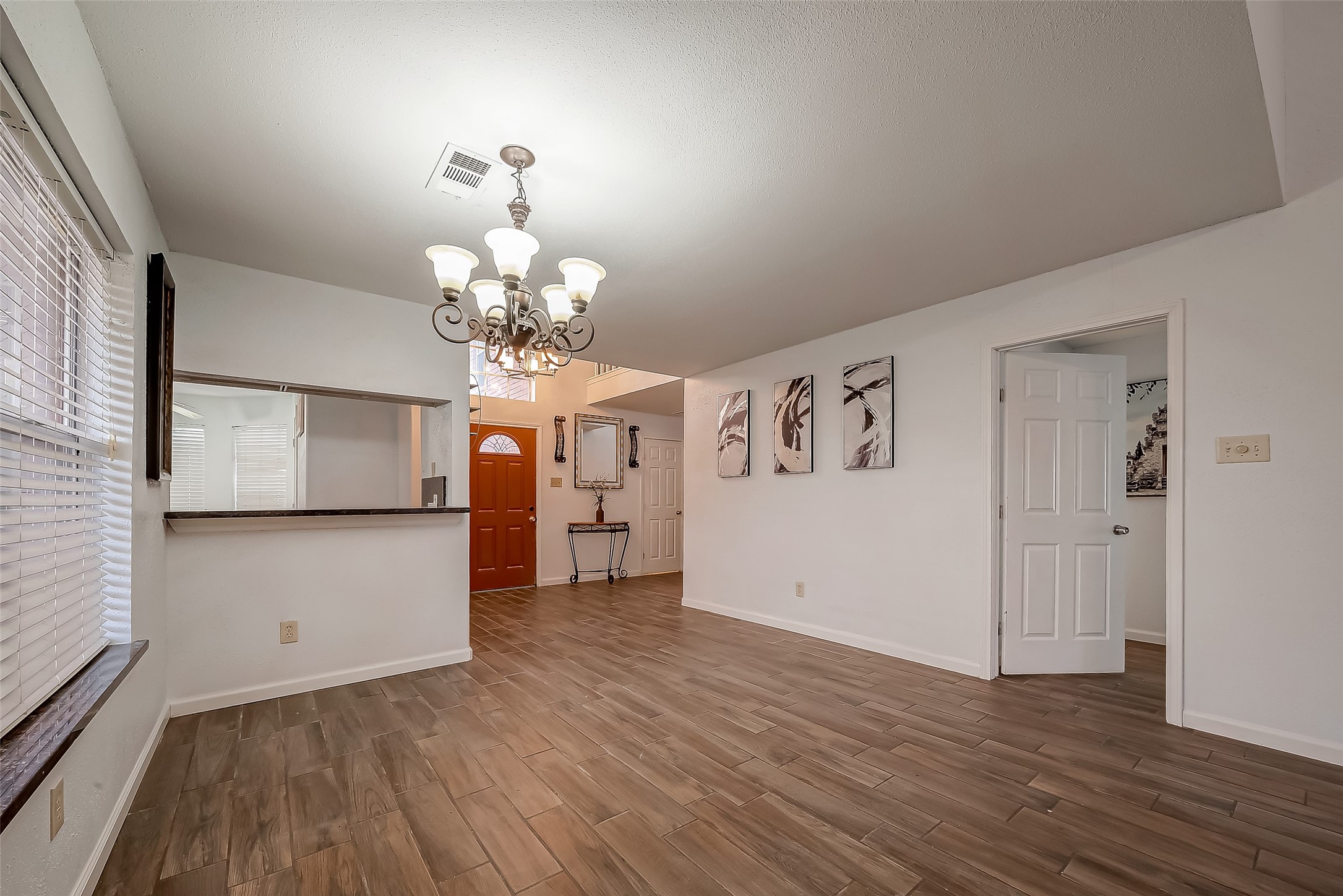 5110 Prairie Creek Drive Property Photo 7