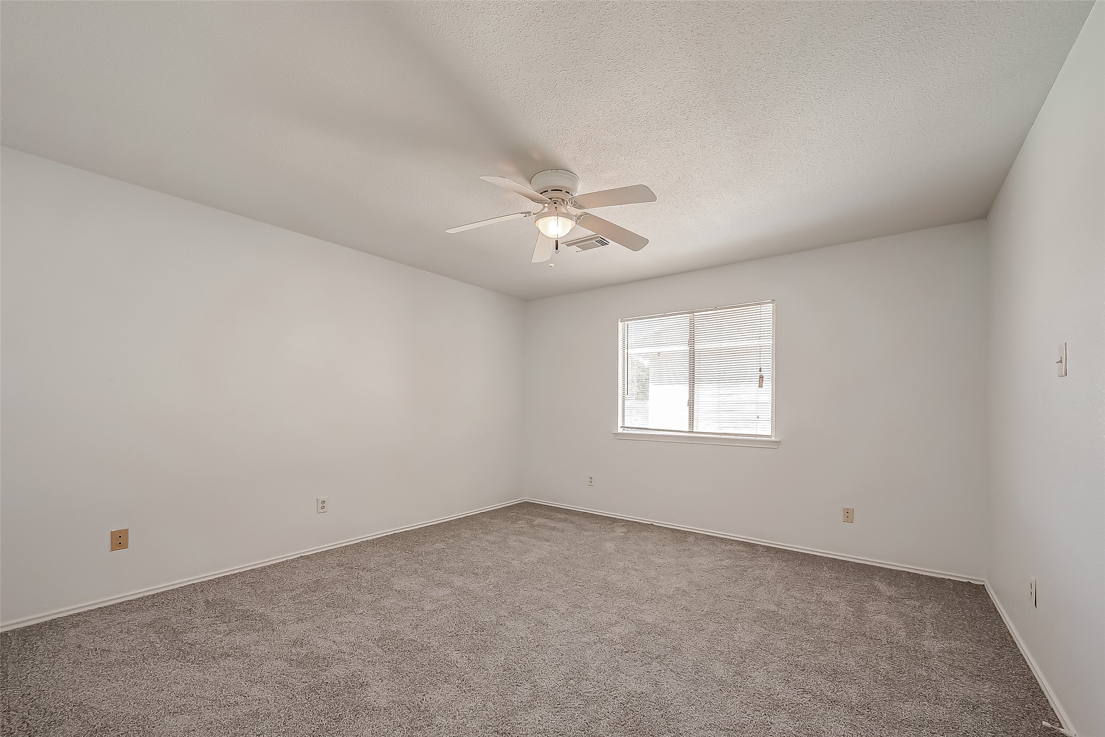 5110 Prairie Creek Drive Property Photo 38