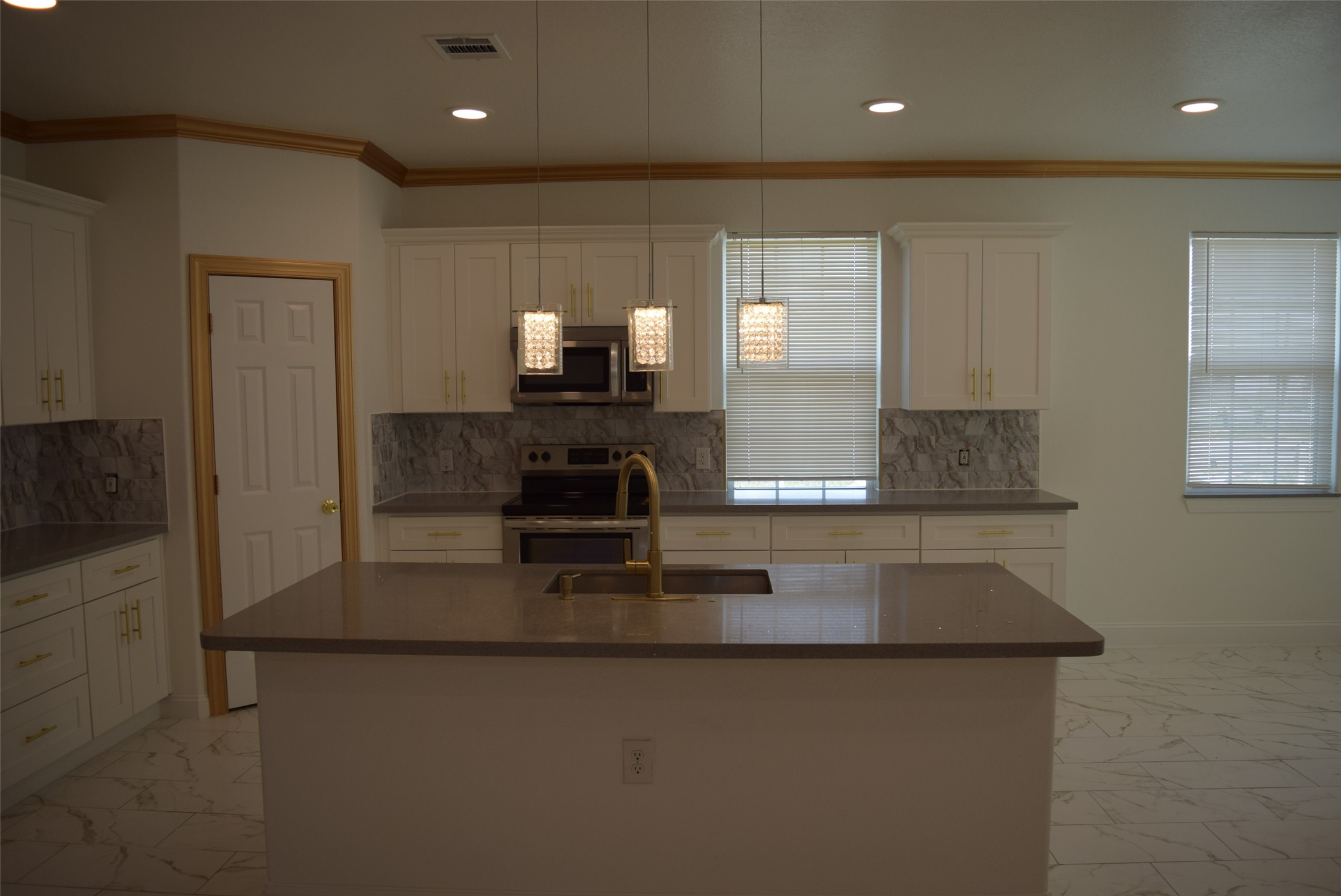 445 Road 5102 J Property Photo 4