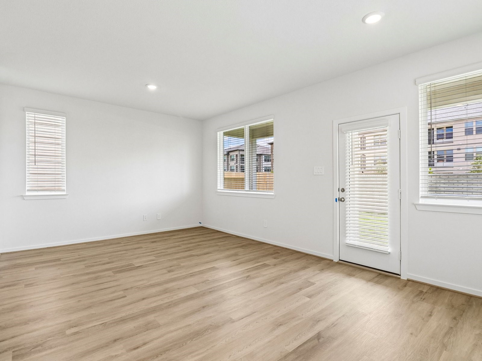 6326 Sapphire Ocean Drive Property Photo 3