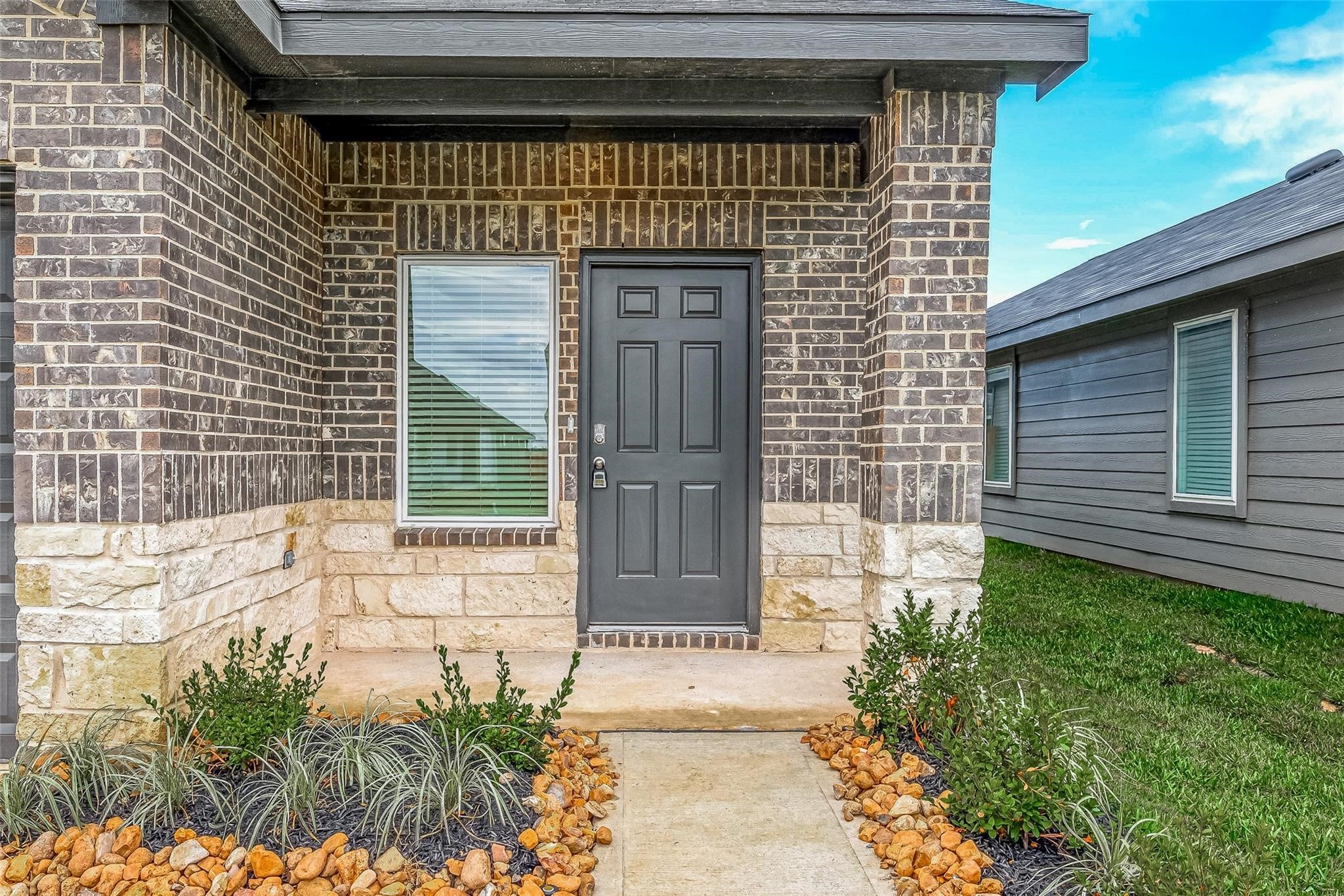 1122 Tempranillo Way Property Photo 6
