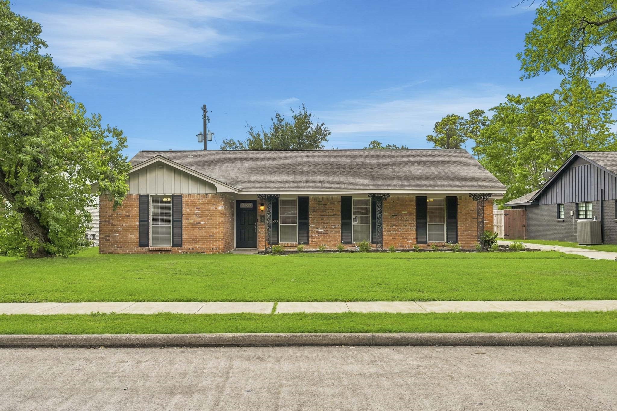 10503 Shadow Wood Drive Property Photo 1