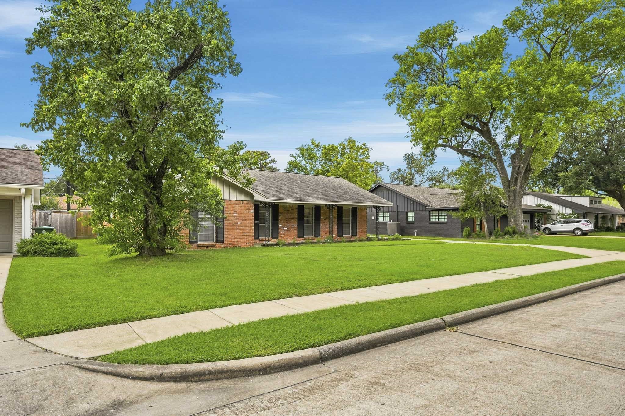 10503 Shadow Wood Drive Property Photo 4