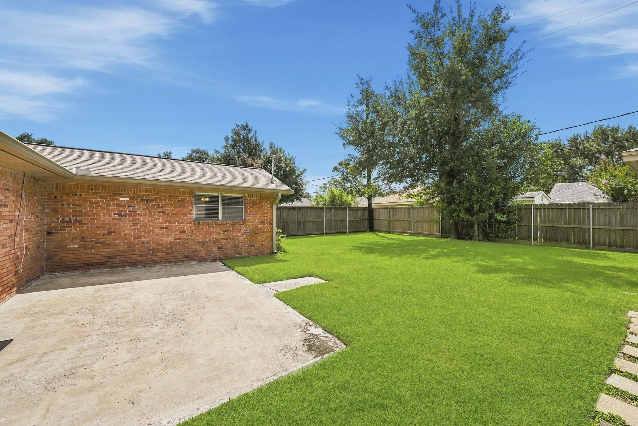 10503 Shadow Wood Drive Property Photo 6