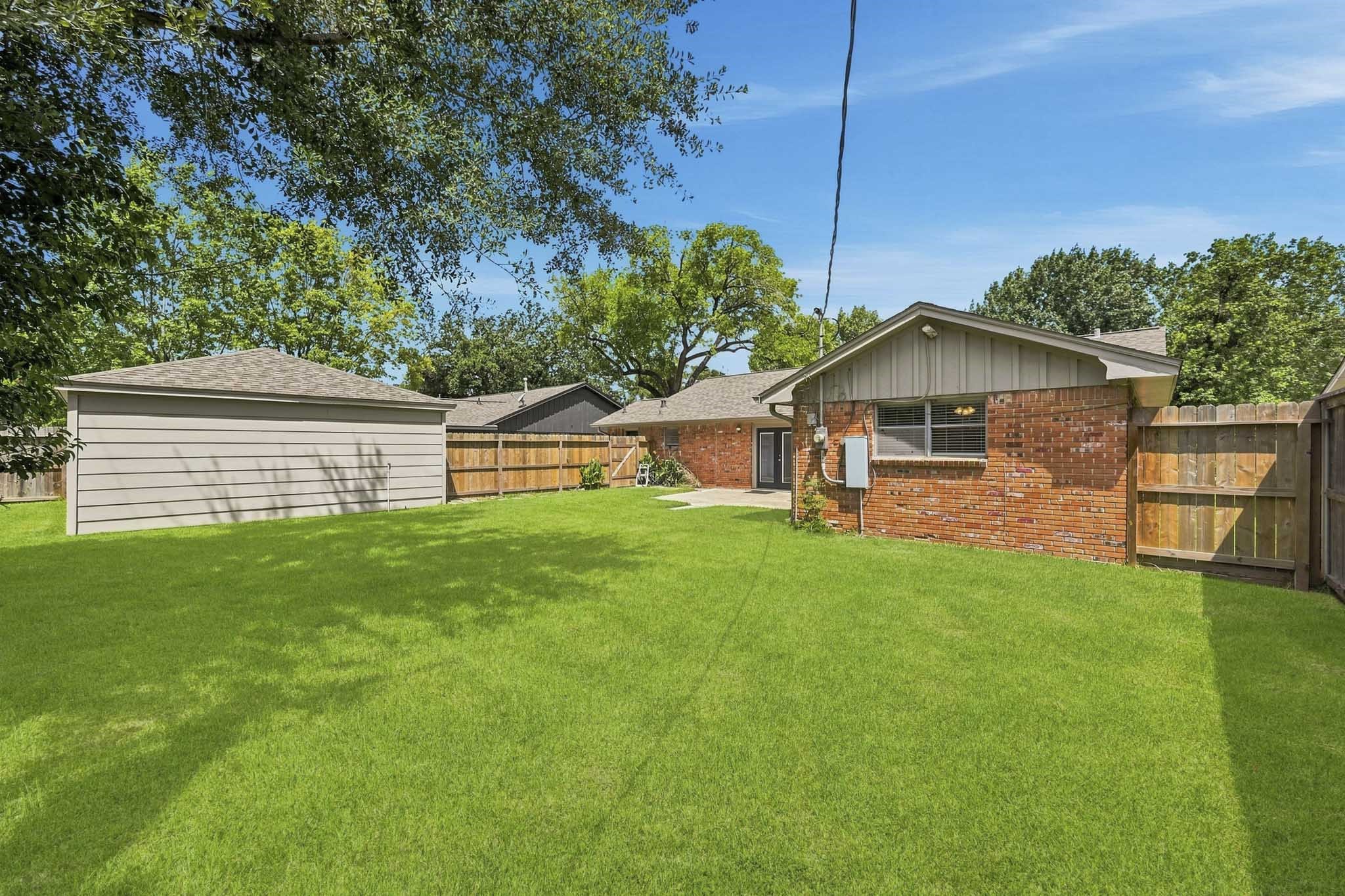 10503 Shadow Wood Drive Property Photo 7