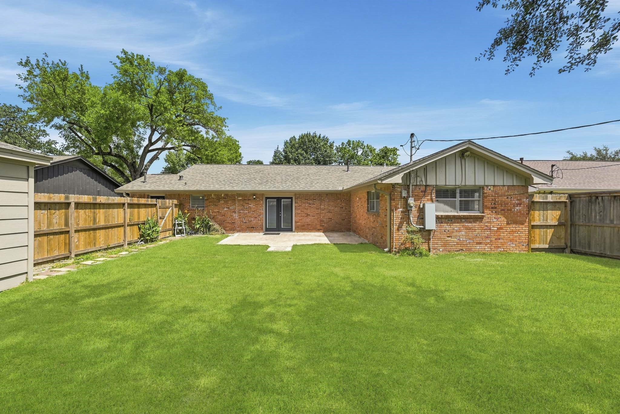 10503 Shadow Wood Drive Property Photo 8