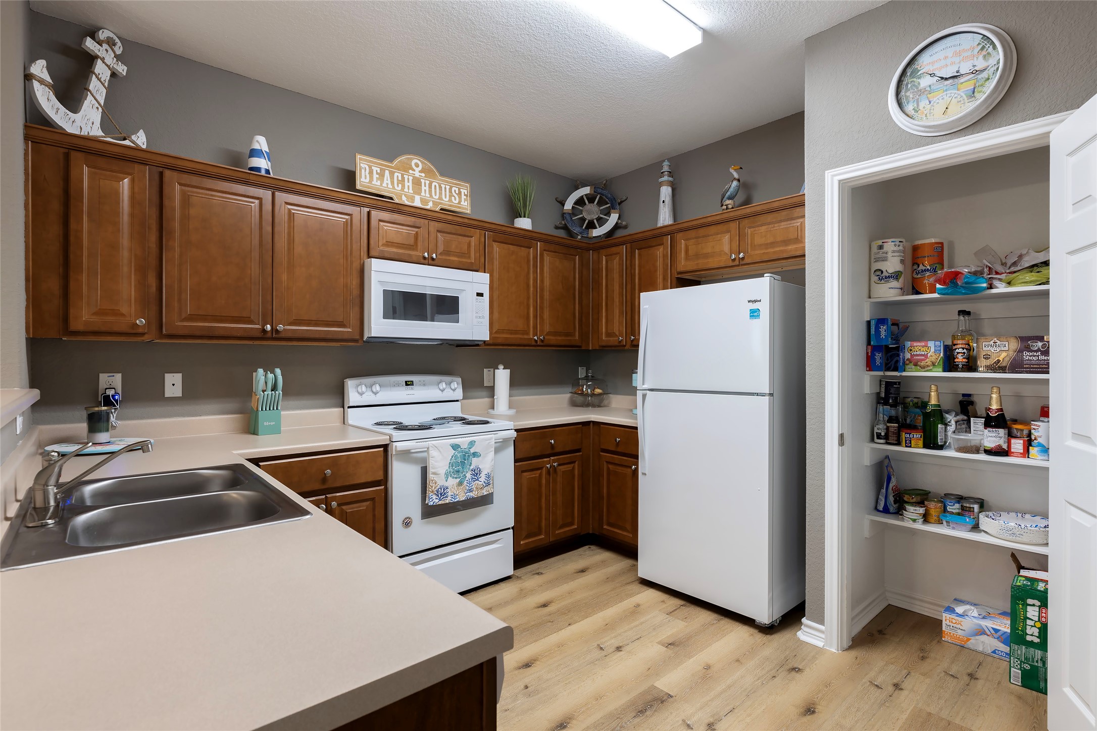 1126 3 Ks Property Photo 13