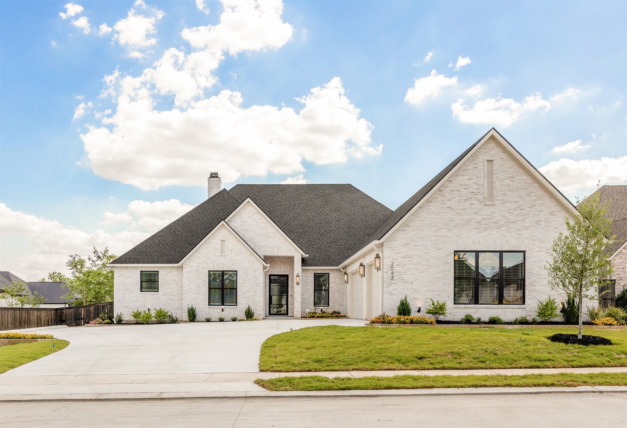 2043 Pebble Bend Drive Property Photo