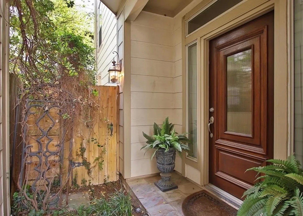 621 Hartman Street Property Photo 2