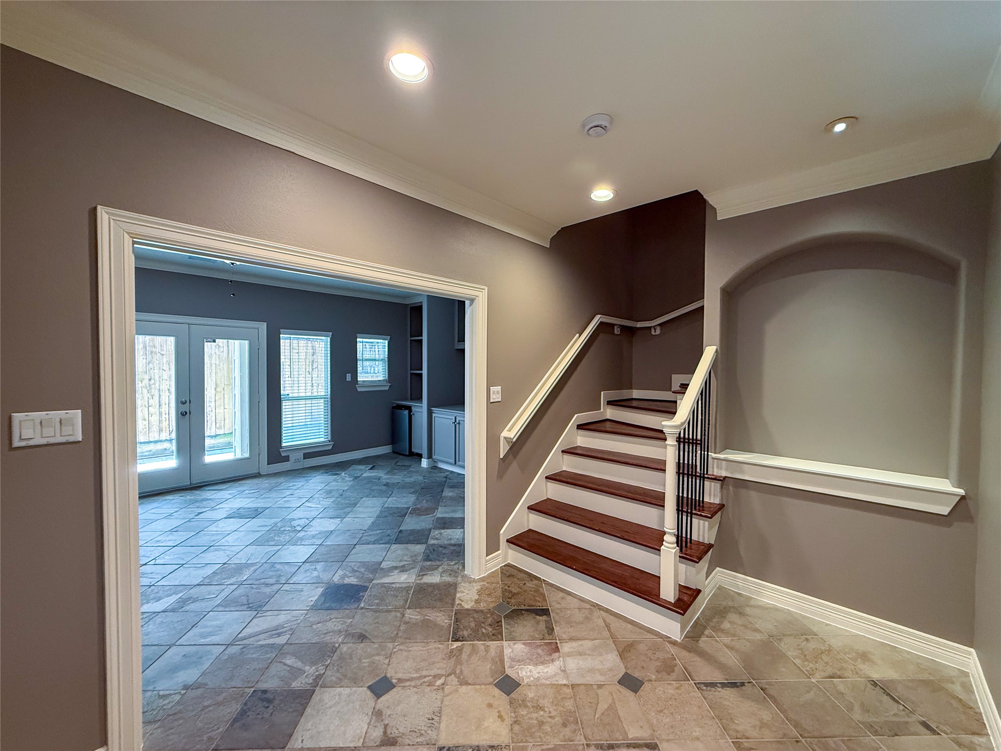 621 Hartman Street Property Photo 4