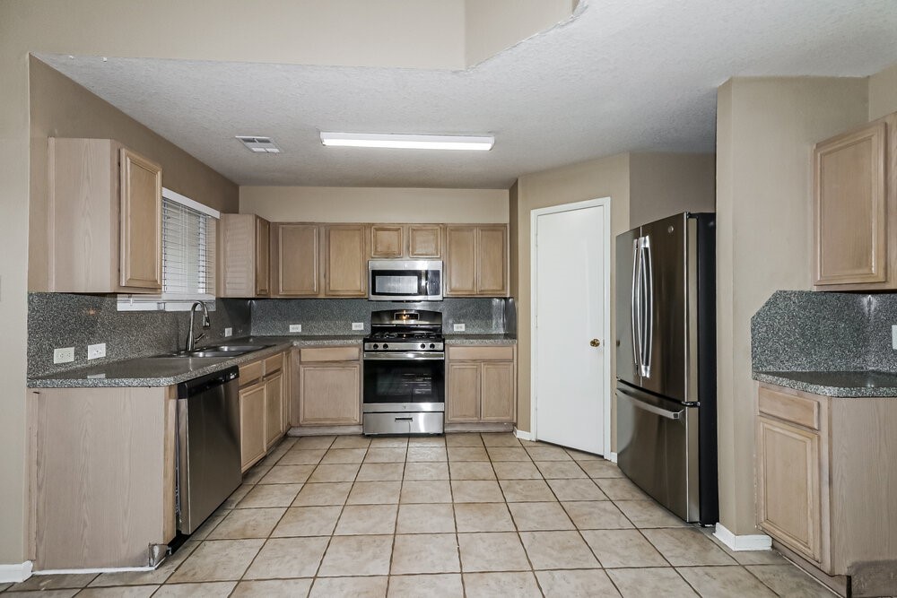 13230 Firebrick Drive Property Photo 6