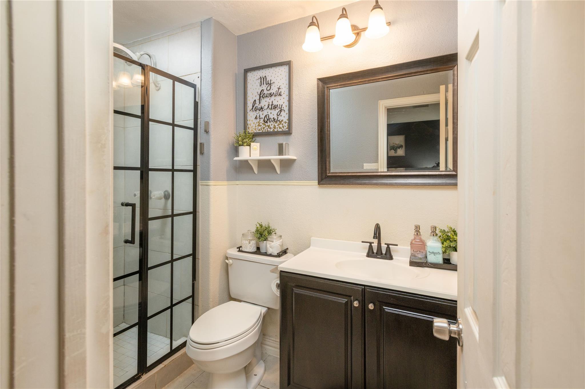 14007 Lorne Drive Property Photo 12