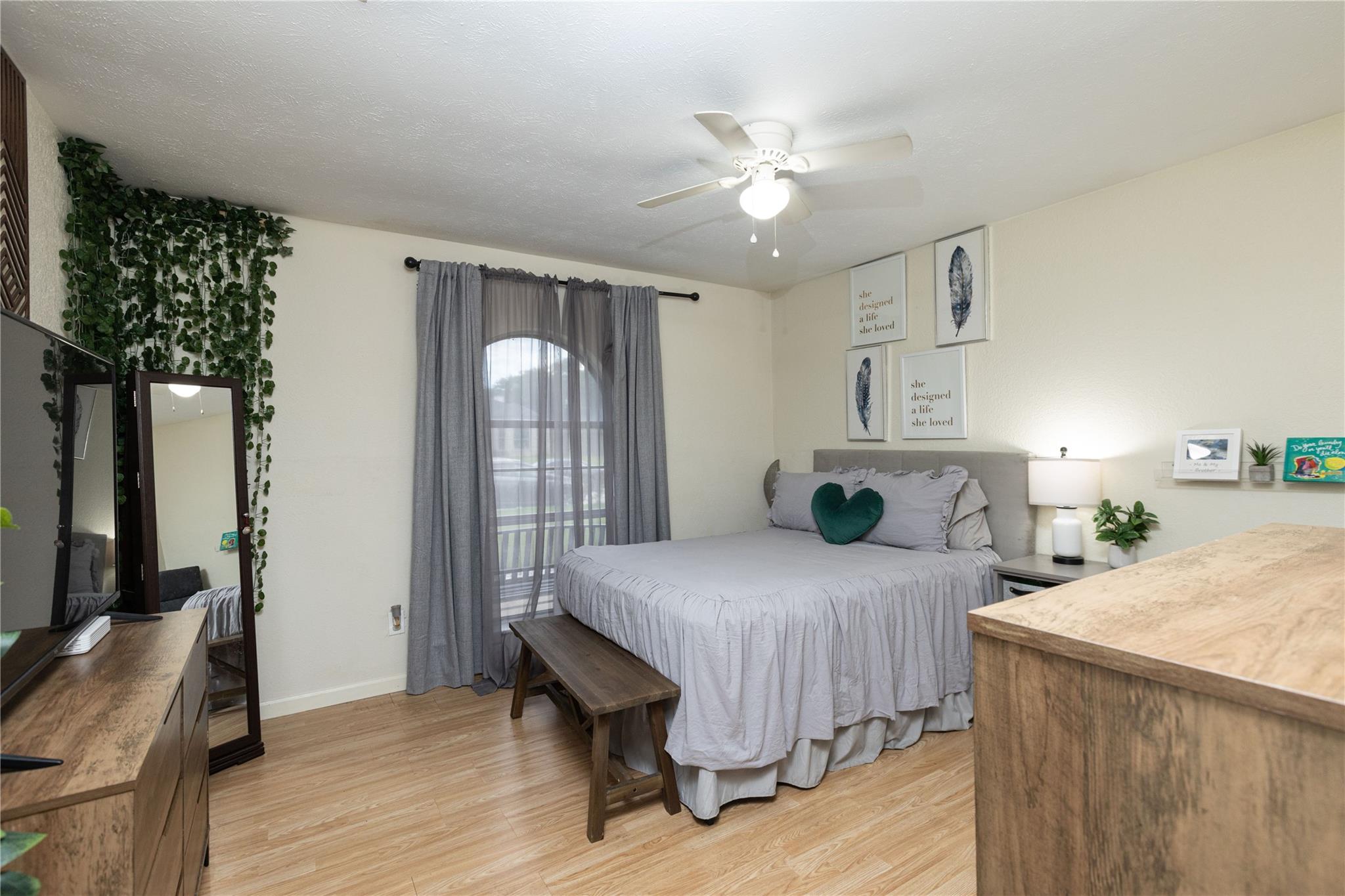 14007 Lorne Drive Property Photo 14