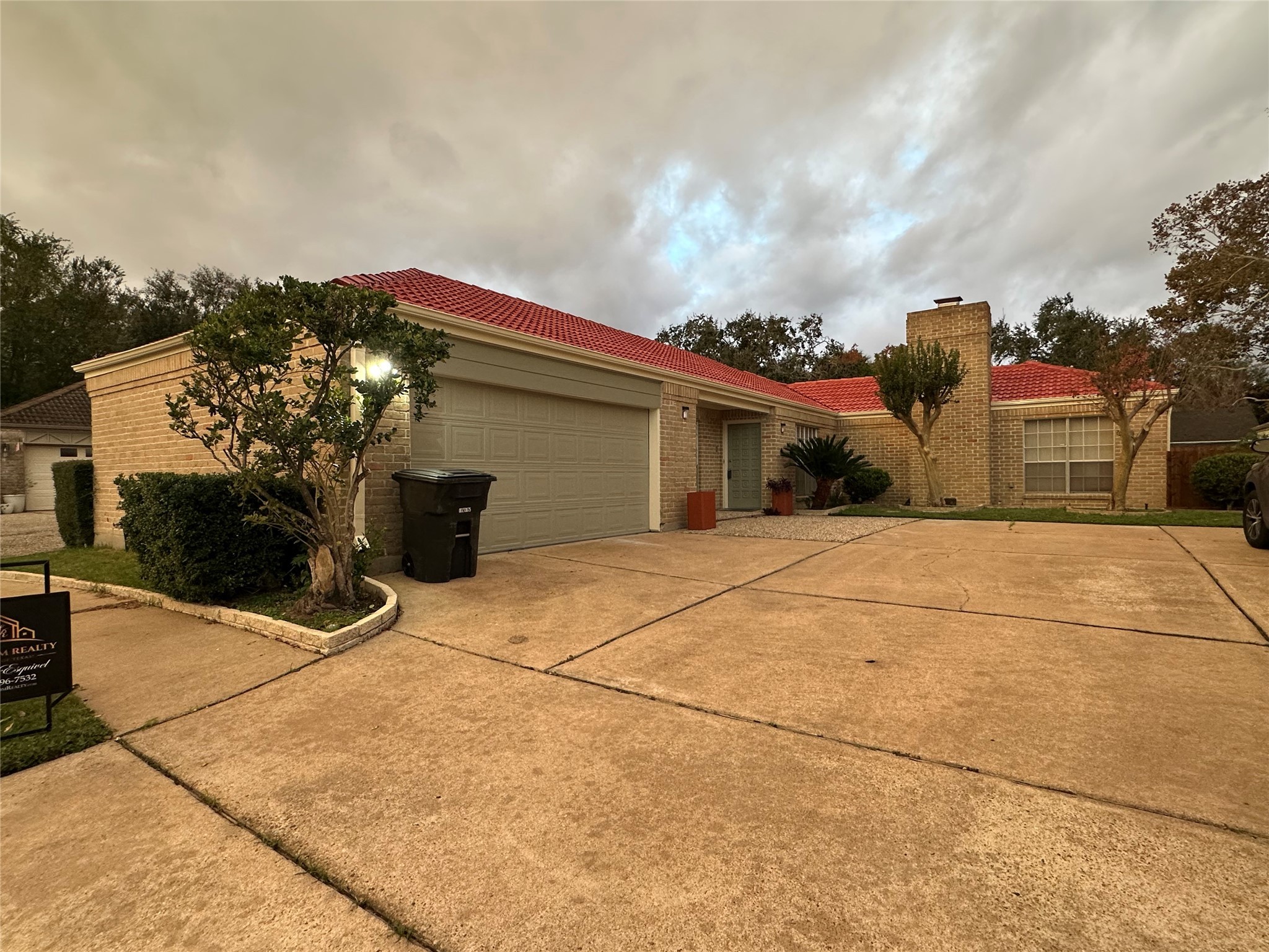 7846 Bankside Drive Property Photo 1
