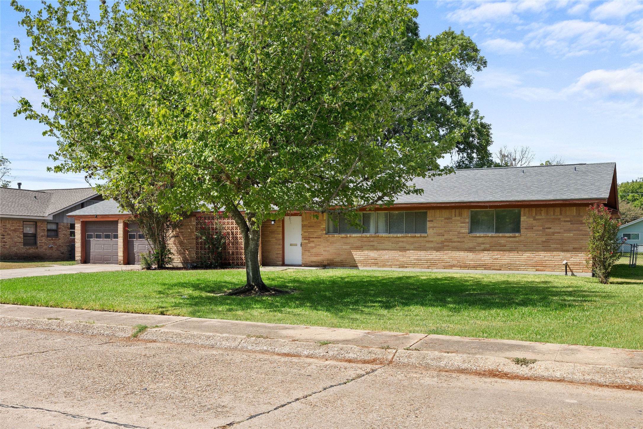 103 Ligustrum Street Property Photo 3