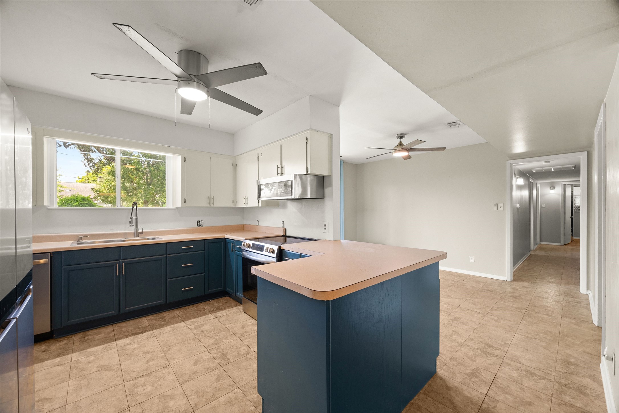 103 Ligustrum Street Property Photo 11
