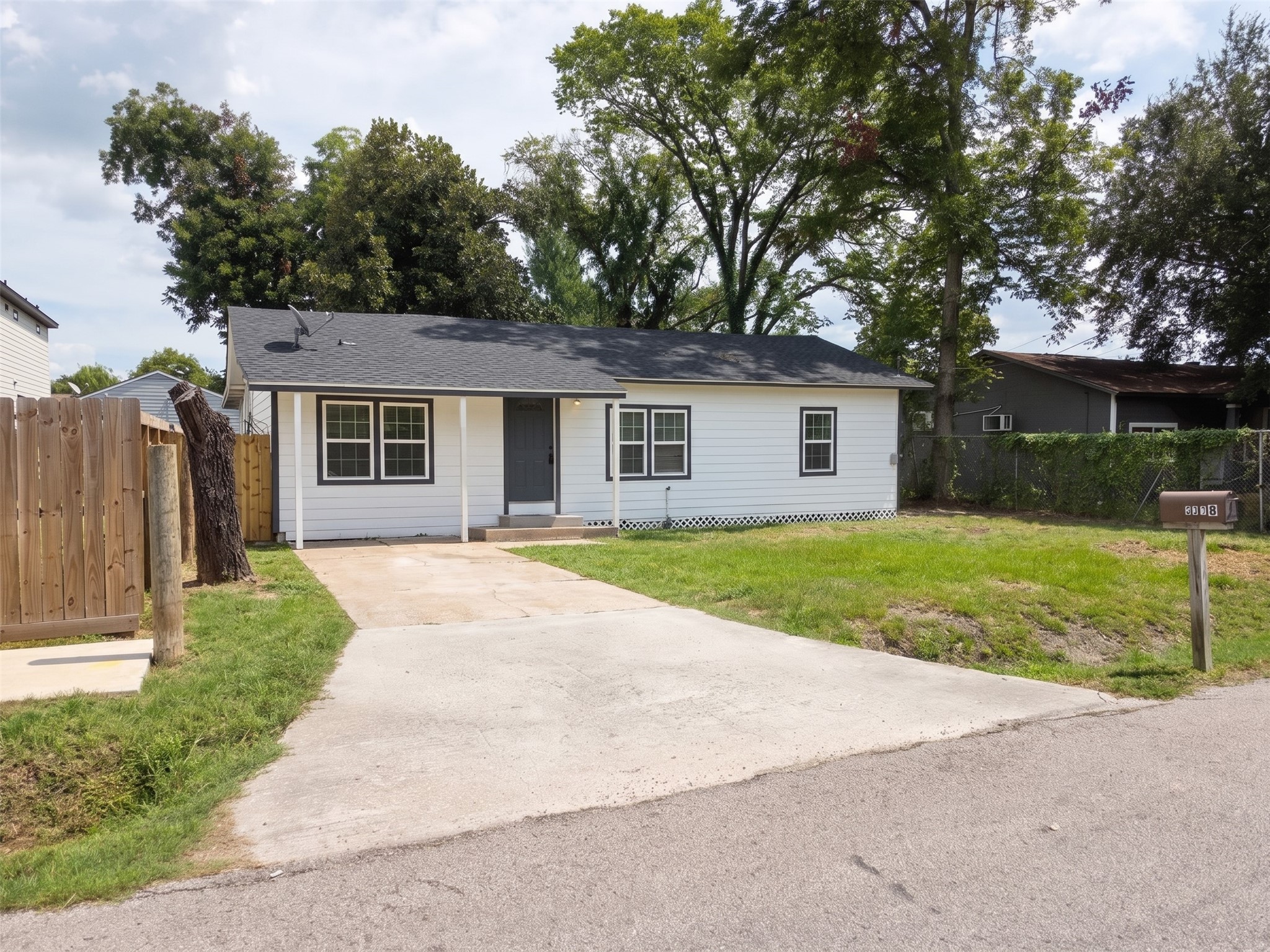 6318 Sayers Street Property Photo 1