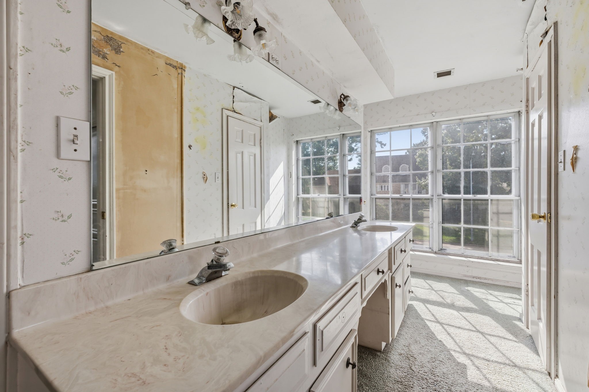 1802 Hamlin Valley Drive Property Photo 7