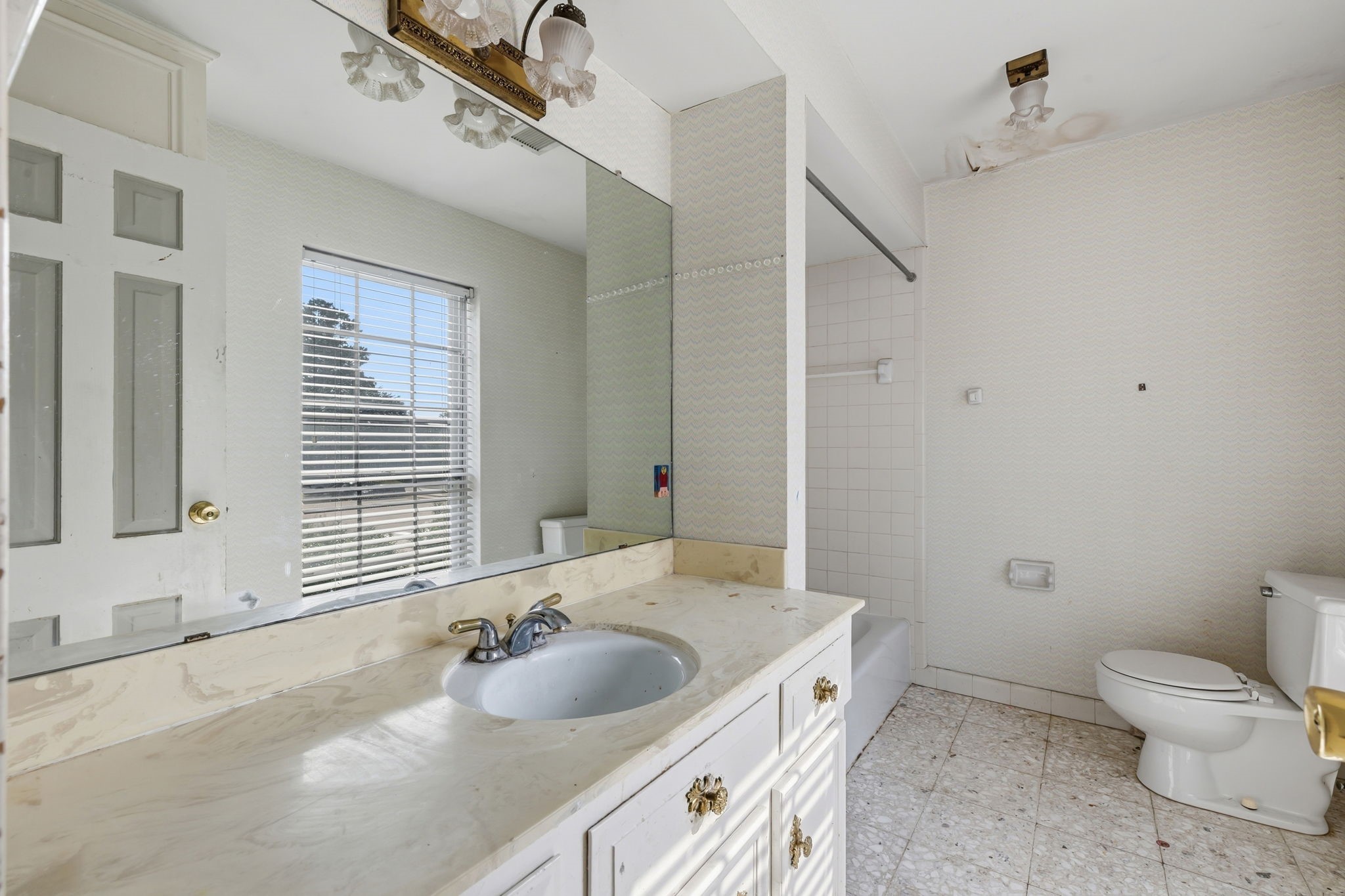 1802 Hamlin Valley Drive Property Photo 12