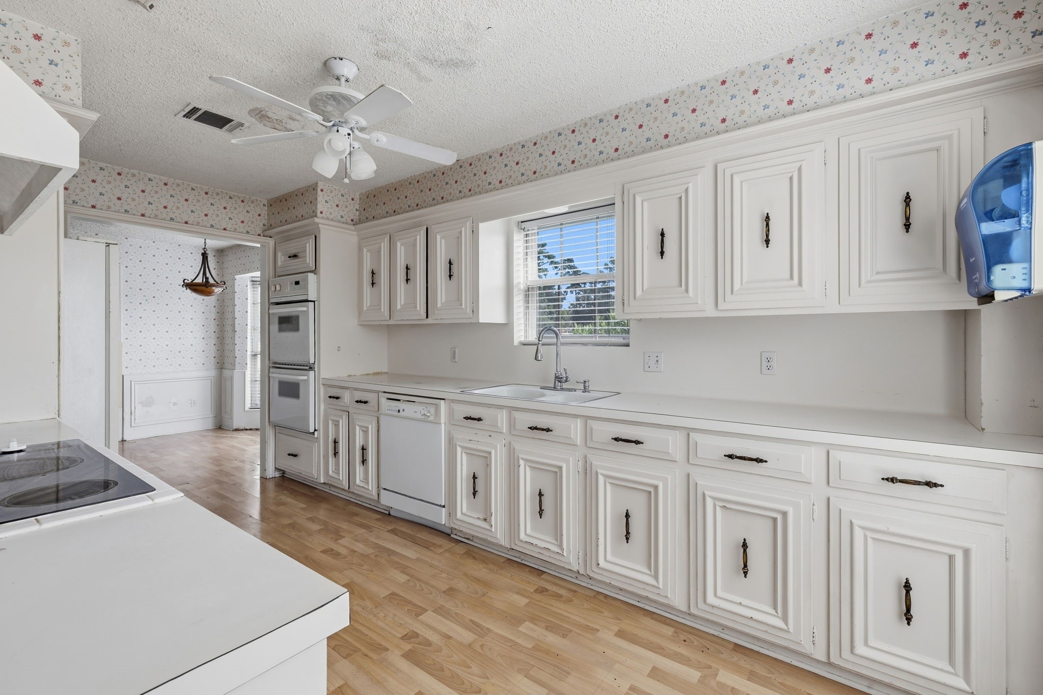 1802 Hamlin Valley Drive Property Photo 28