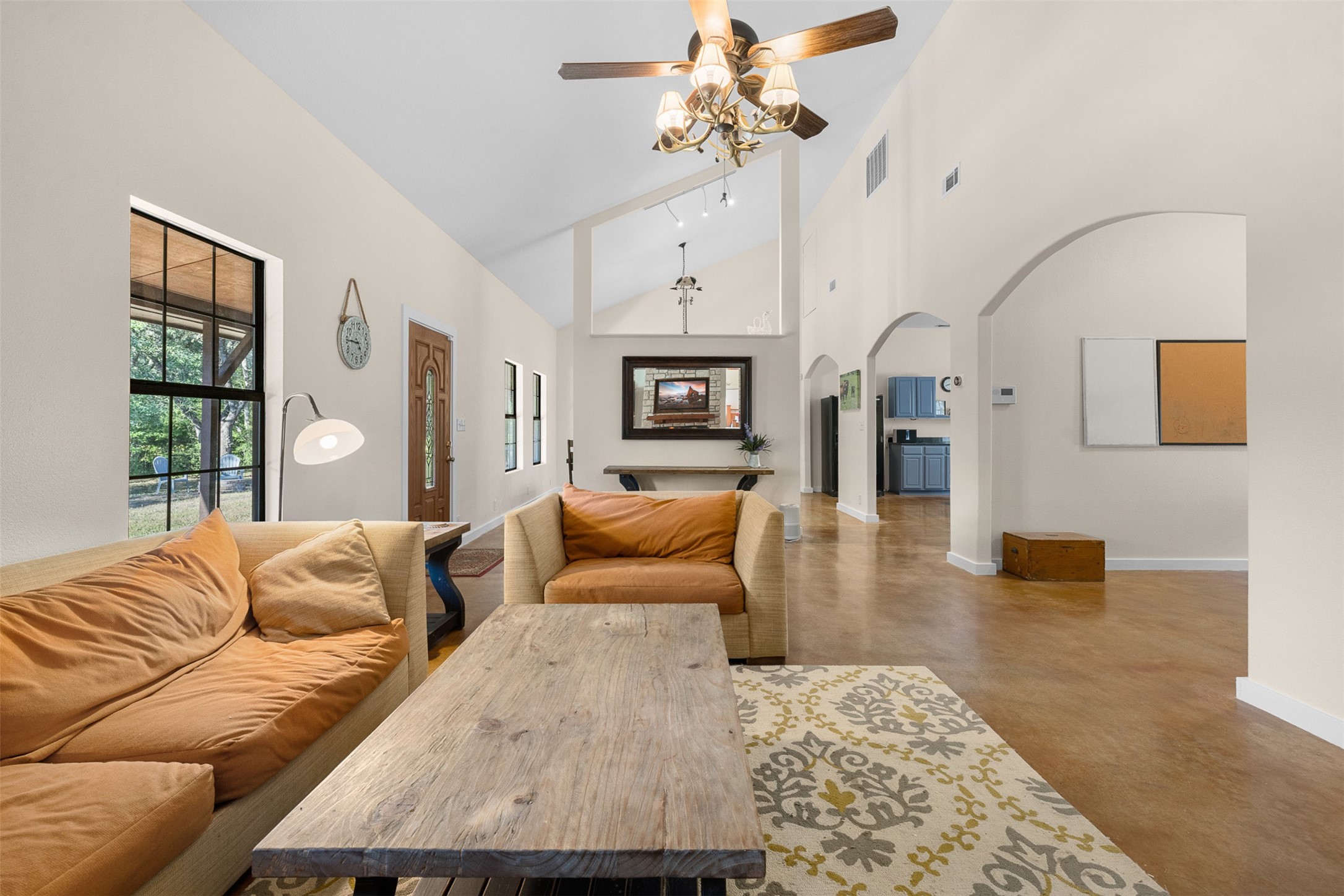 5501 Mach Road Property Photo 6