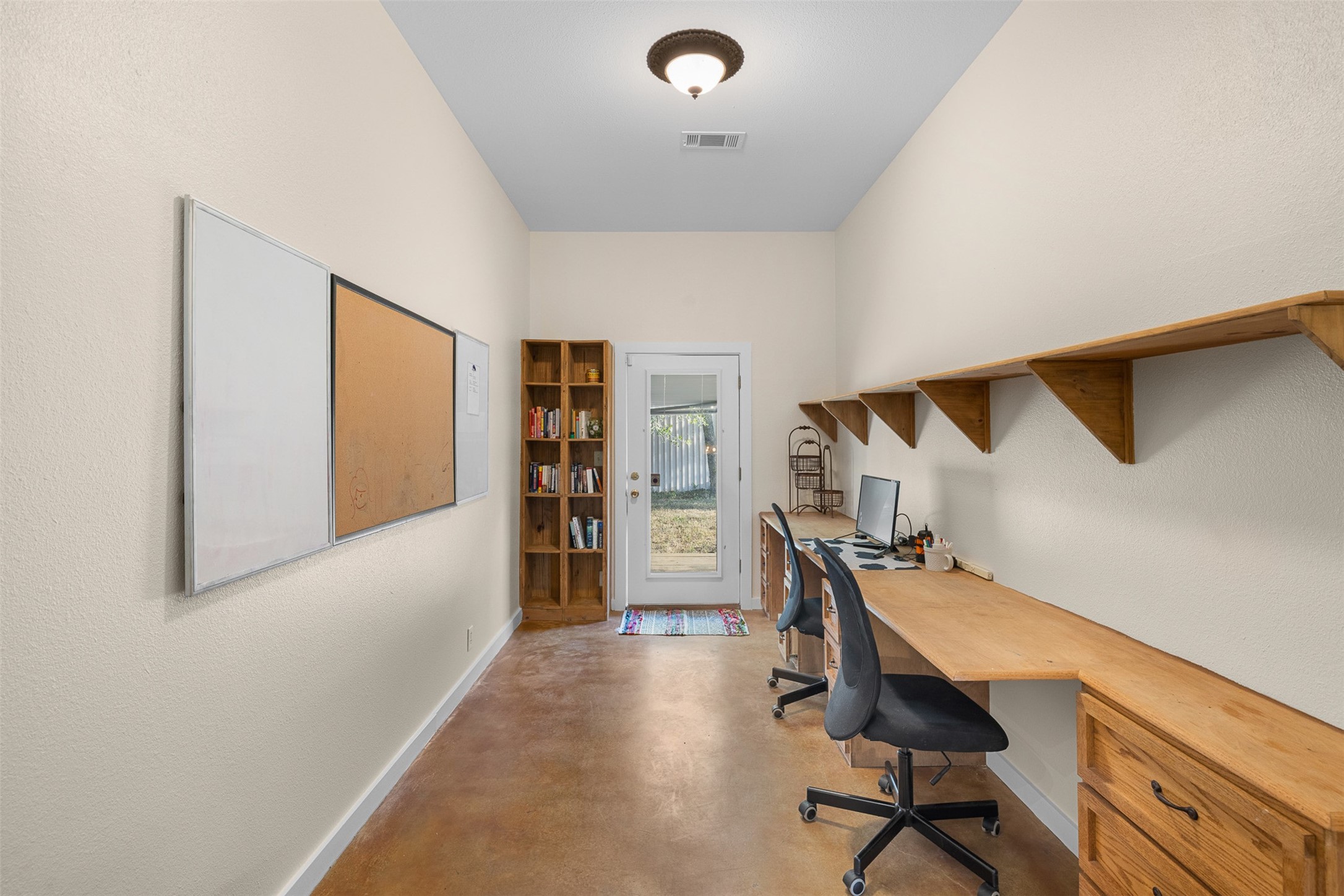 5501 Mach Road Property Photo 12